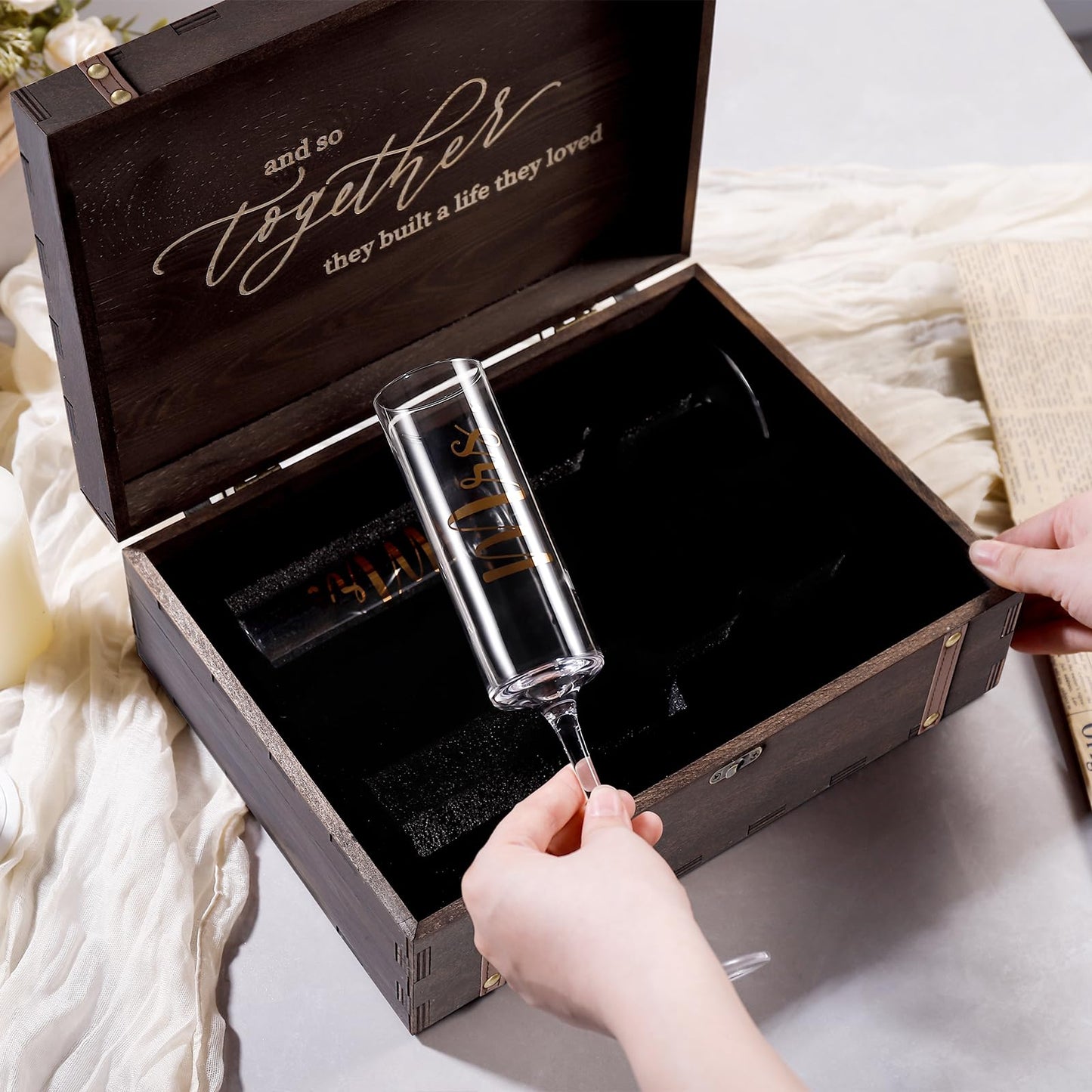 Physkoa Wedding Champagne Flutes-Toasting Mr and Mrs Champagne Glasses with Keepsake Box– Bride and Groom Champagne Glasses