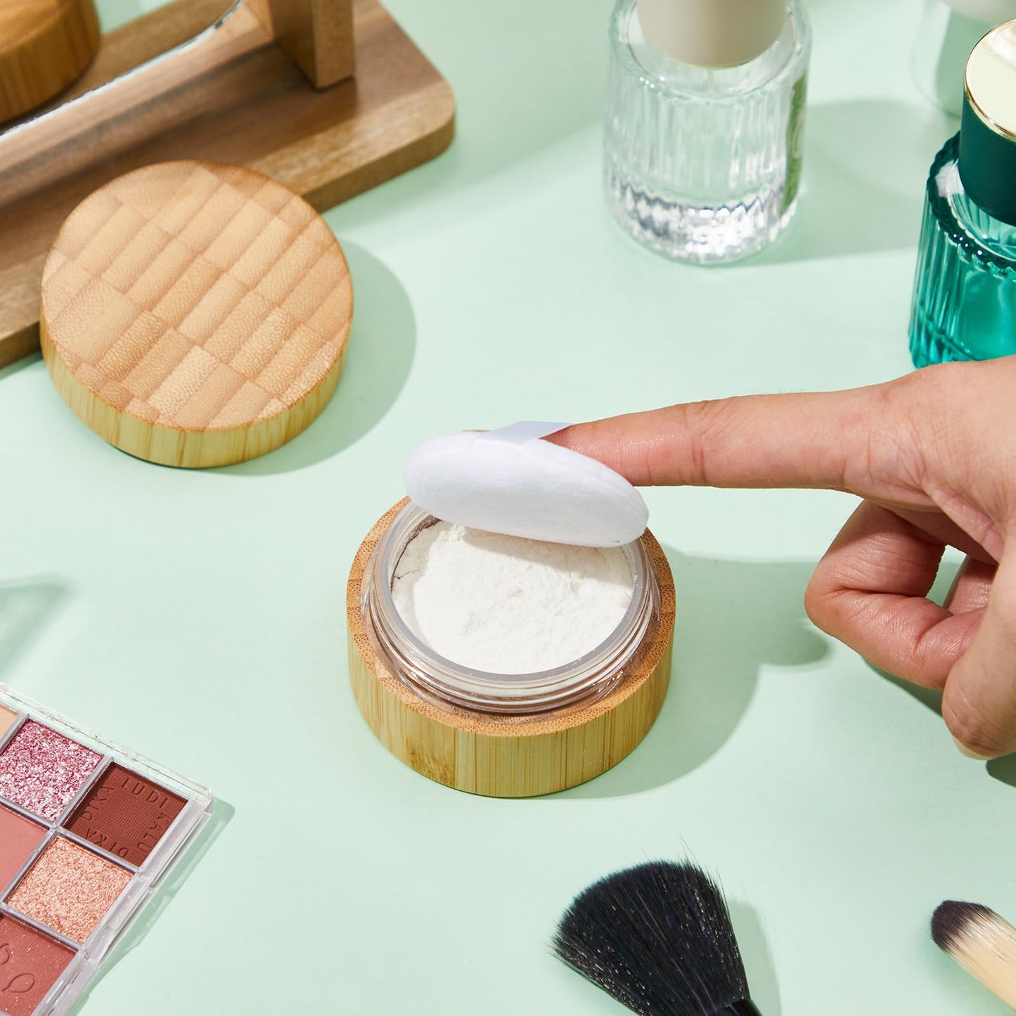 Frienda 300 ml Bamboo Loose Powder Puff and Container Empty Dusting Powder Jar for Body Face Makeup Travel Box Compact Case Hold