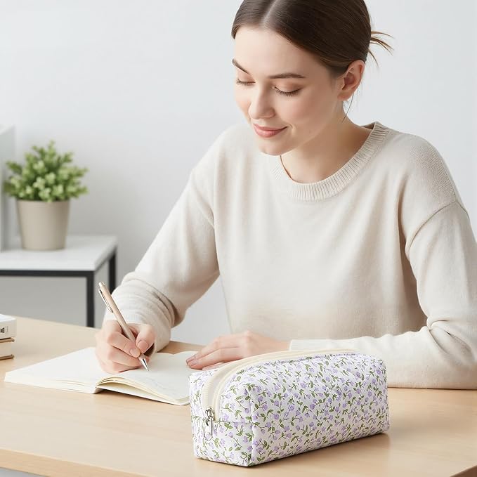 Paterr Aesthetic Floral Makeup Bag Travel Cosmetic Bag for Women Gift Christmas Portable Quilted Makeup Pouch Cotton Pencil Case Kawaii Cute Toiletry Organizer Case for Women Girls(Purple Floral)