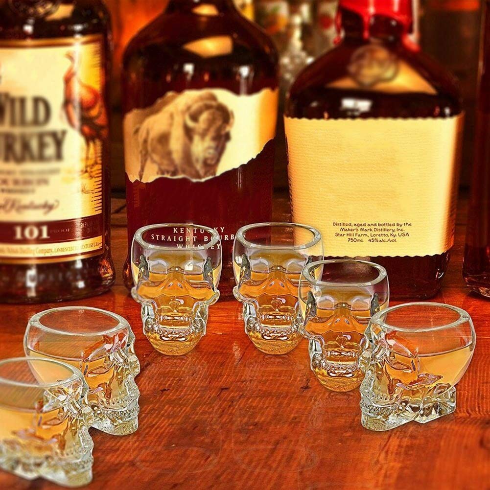 URMAGIC 4 Pcs Skull Shot Glasses, 2.5 Oz Crystal Skeleton Cup, Halloween Drinkware Supplies, Skull Shaped Clear Glass Cup, Whiskey Glasses for Men