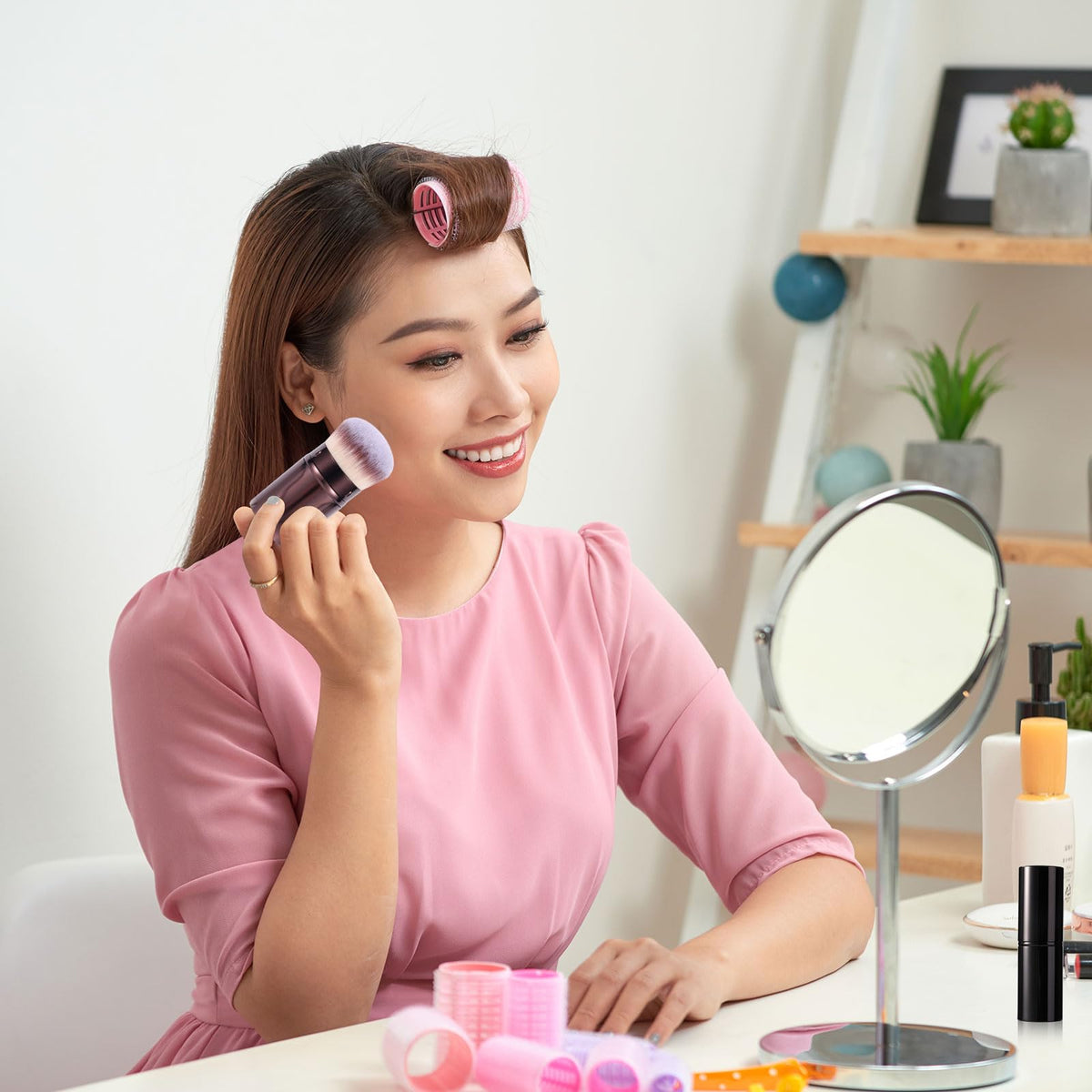 2pcs Travel Face Blush Brushes, Retractable Makeup Brush Portable Foundation Sunscreen Brush for Blending Cosmetics(Coffee + Three-Color Hair)