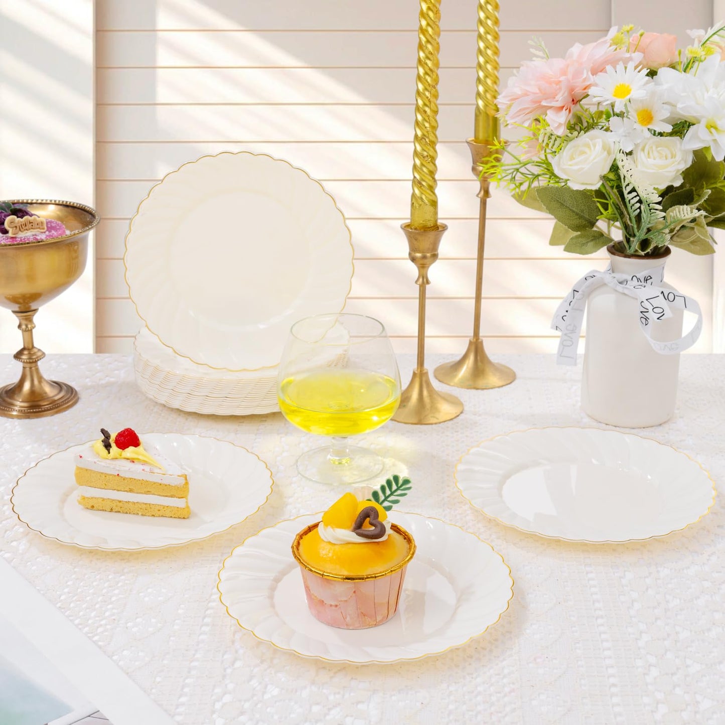 YOUBET 125PCS Scalloped Plastic Plates - Ivory Scalloped Disposable Plates - Gold Plastic Dinnerware Set Include 50 Plates, 75 Gold Silverware for Party & Wedding