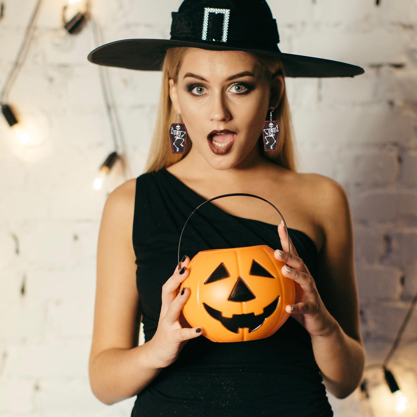 Risyfjew 8 Pairs Halloween Earrings for Women Lightweight Wooden Halloween Drop Dangle Earrings Pumpkins Ghosts Bats Cute Gifts Jewelry for Women