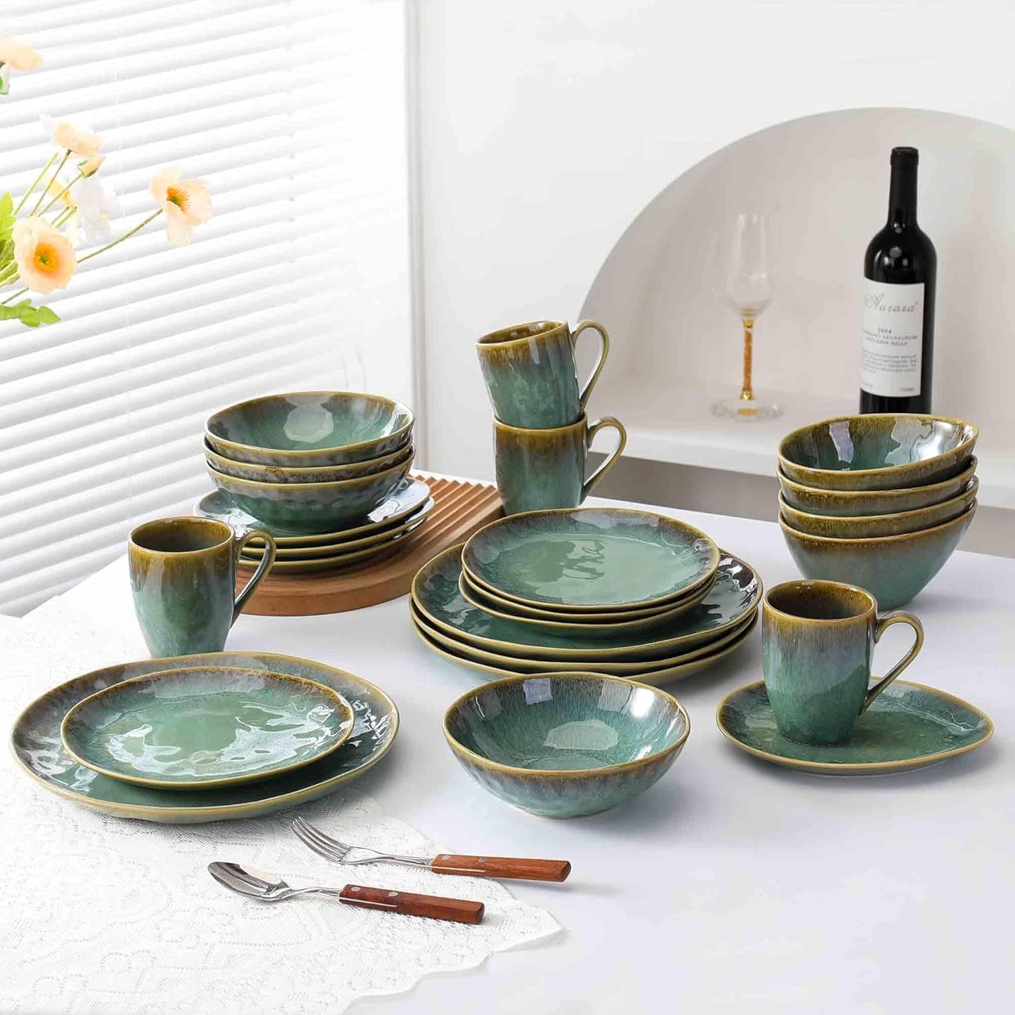 Henten Home Ceramic Appetizer Plates, 6.75 Inch Porcelain Dessert Plate, Cake, Snack Plates Set of 4, Salad Plate for Kitchen, Holiday Gifts, Dishwasher Safe (Green)