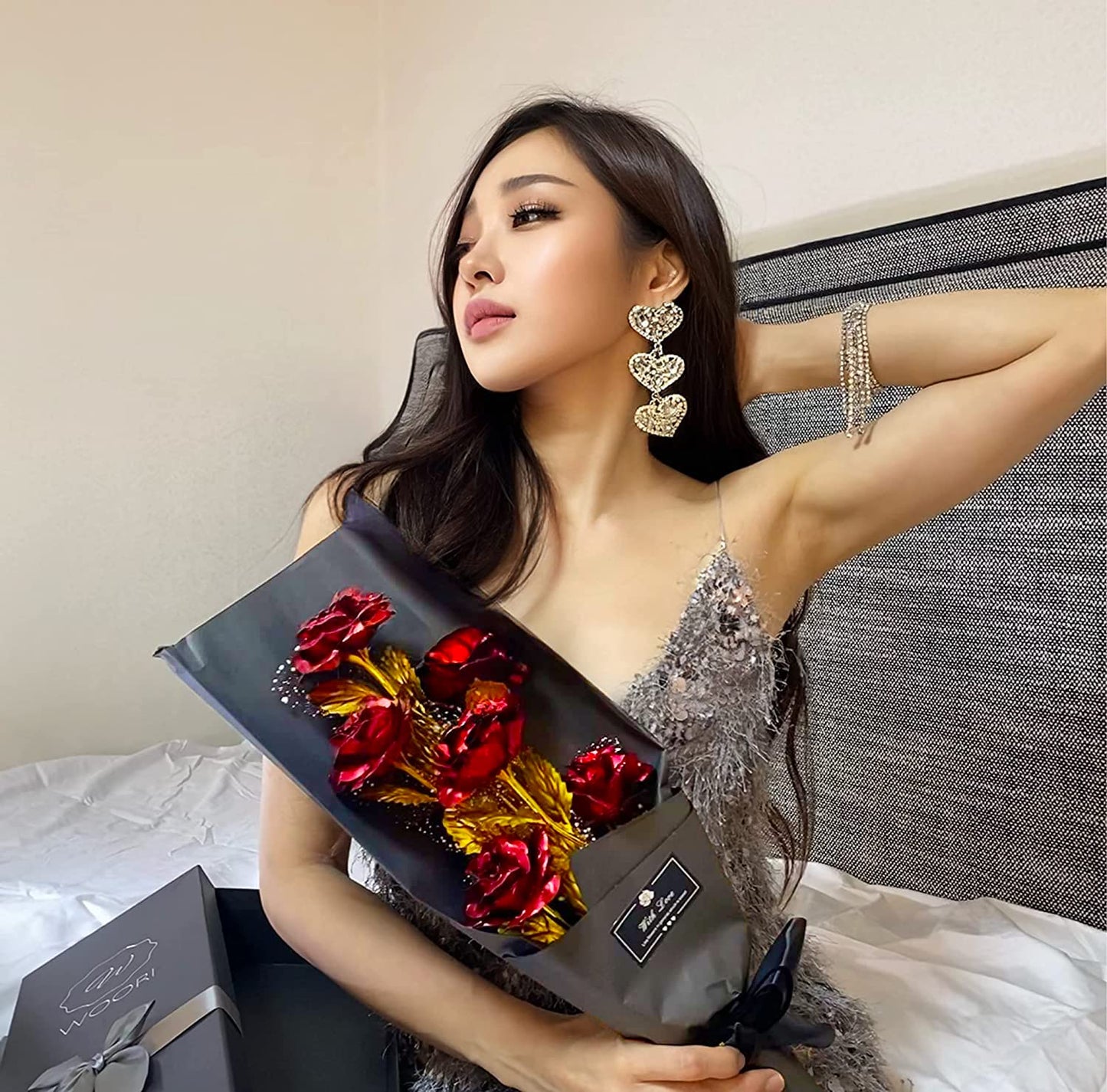 WOORI Gold Rose Bouquet – Elegant Gold-Plated Artificial Roses in Luxury Gift Box for Her, Anniversary, Valentine’s Day, Birthday