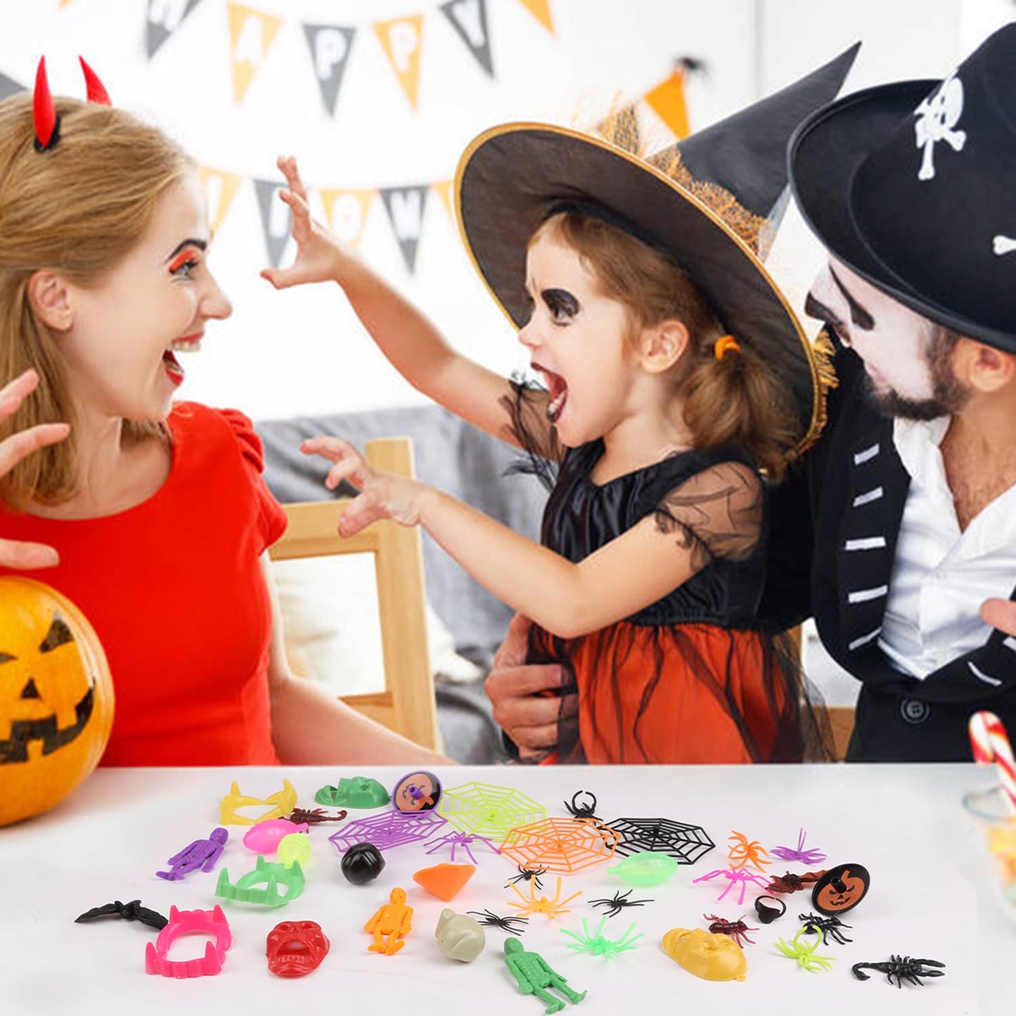 SULOLI 130pcs Halloween Party Toys Assortment, Halloween Toys Bulk for Kids Halloween Goodies Bags fillers Prizes Trick or Treat Classroom Party Supplies