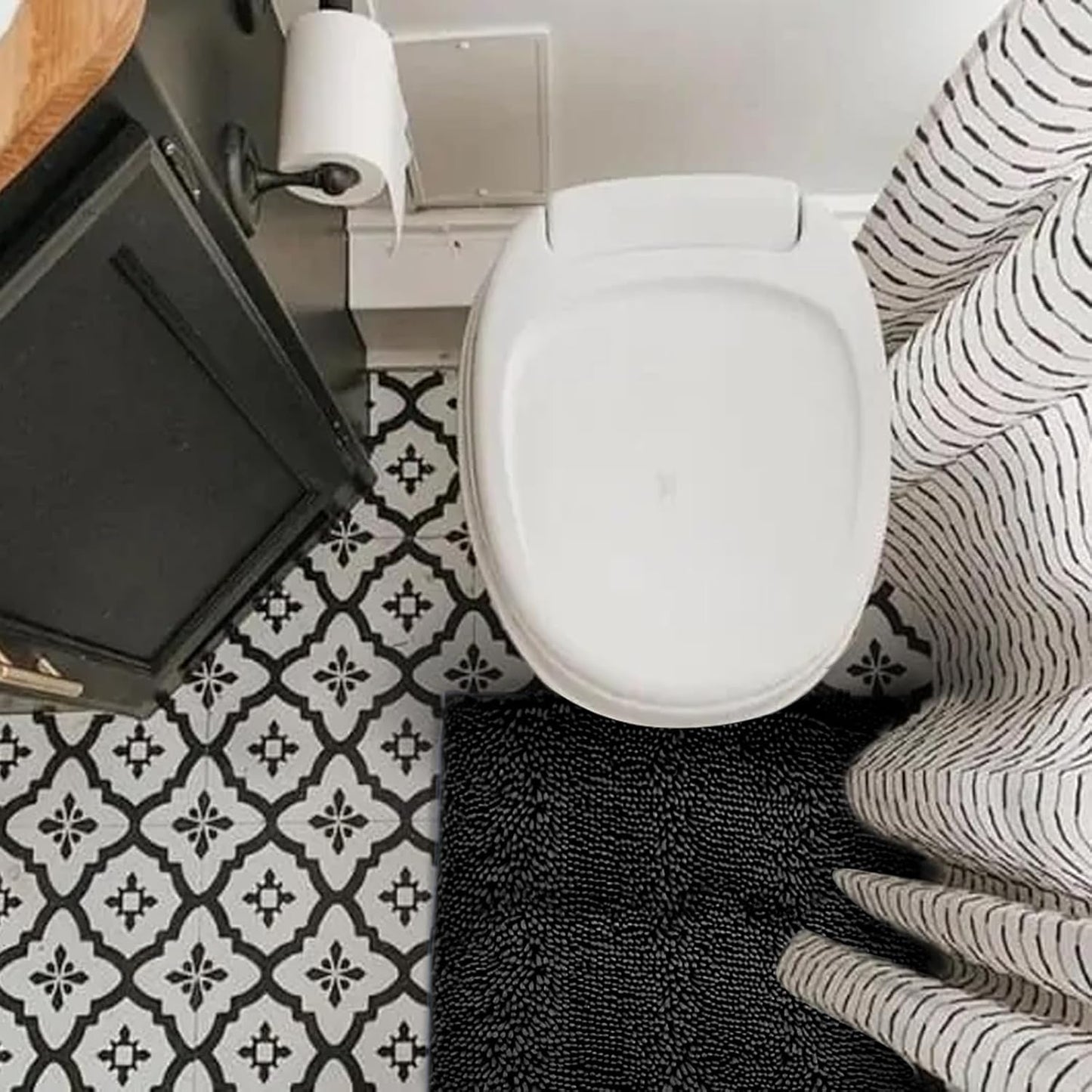 Non-Slip Bath Rug,Extra Soft Microfiber Bedroom Shag Carpet with Anti-Slip Backing,Water/Dust Absorbent Fast Dry Shower Mat,Sound Insulated Stairs Pad,Machine Washable (Black,12 x 16 Inches)