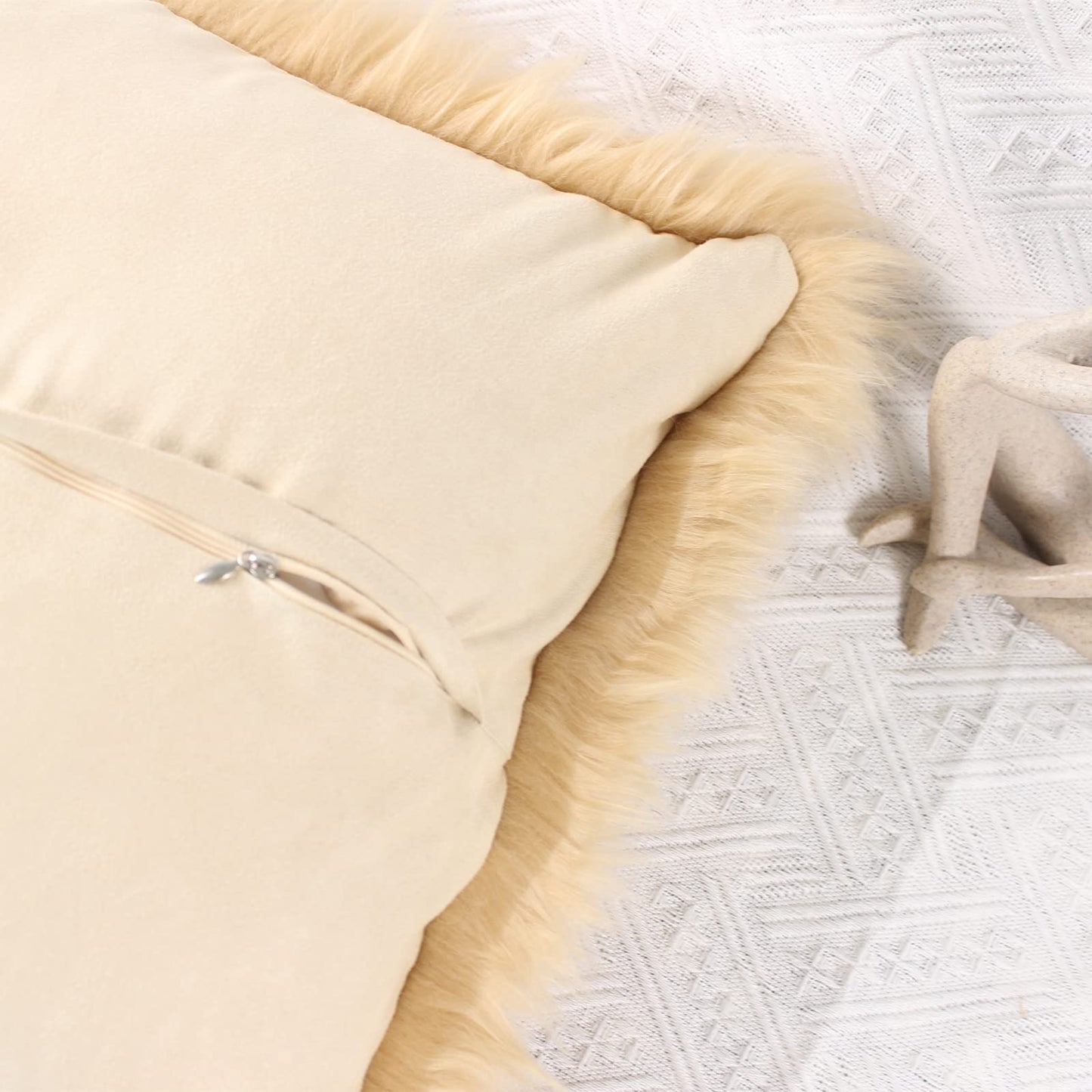 OYIMUA Fluffy Decorative Throw Pillow Covers 20×20, Faux Fur Farmhouse Luxury Pillow Cases,Soft Plush Fuzzy Beige Cushion Covers for Sofa Couch Living Room Bedroom Set of 2