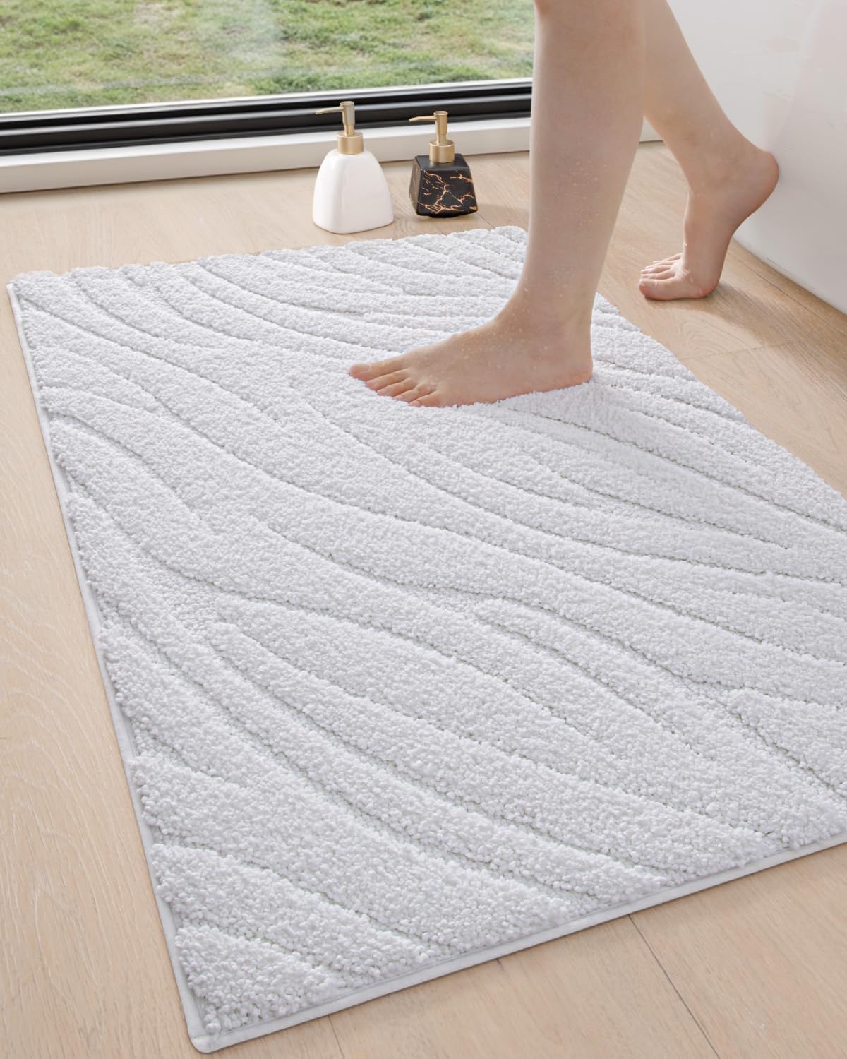 DEXI Bathroom Rugs 24x36, Extra Soft Absorbent Bath Mat, Non Slip Bathmat for Bathroom Floor, Machine Washable Rugs for Shower Floor, White