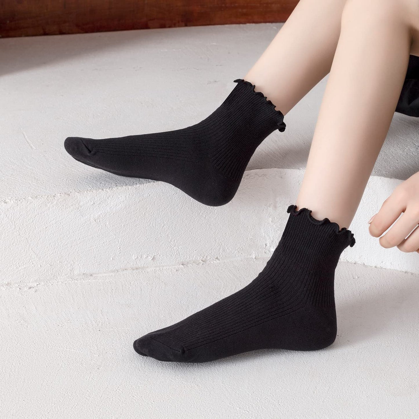 Mcool Mary Women's Ruffle Socks,Casual Cute Ankle Socks Breathable Knit Cotton Soft Frilly Crew Socks for Women 6 Pack ((3black+3white)-1)