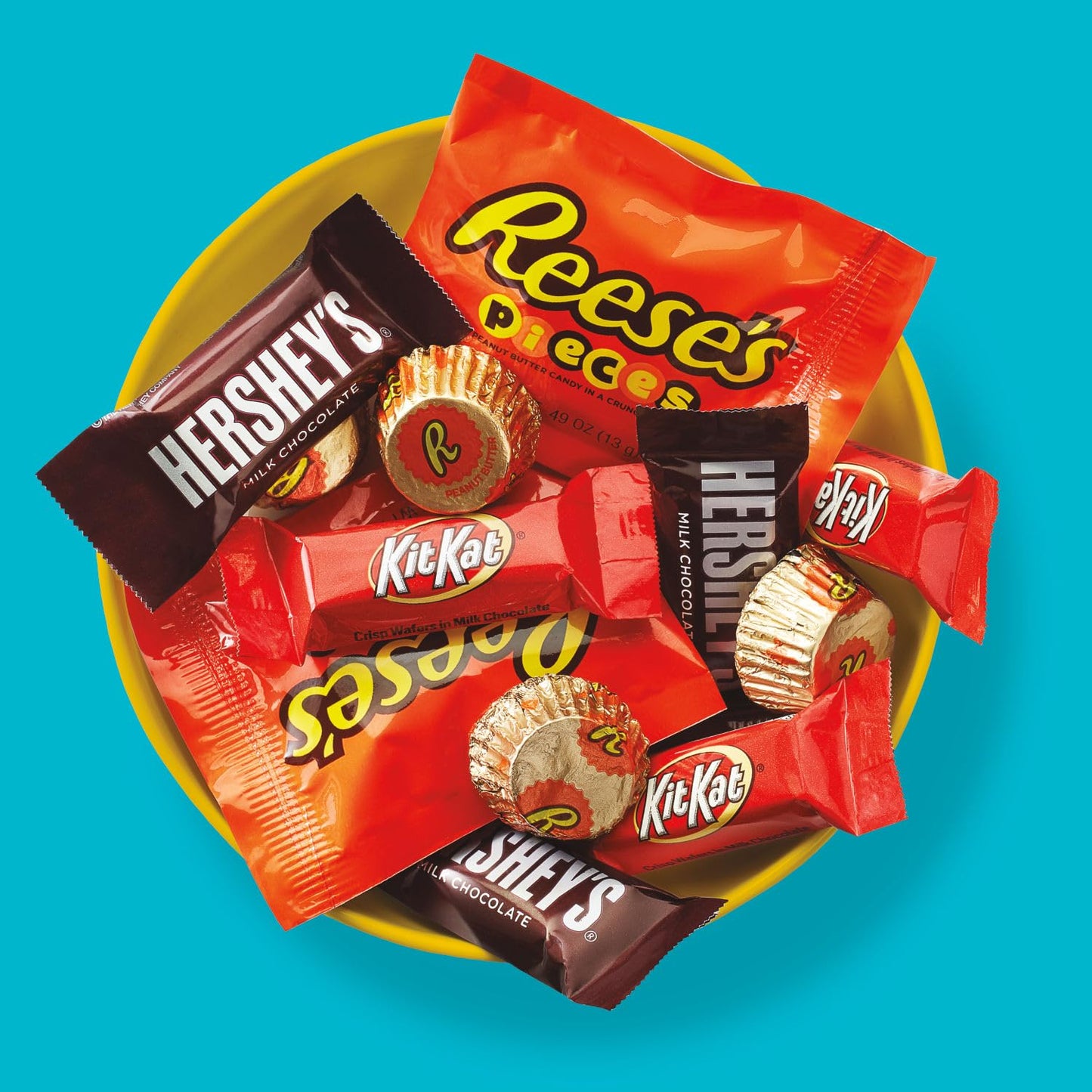 HERSHEY'S, KIT KAT and REESE'S Assorted Flavored Candy Party Pack, 33.38 oz