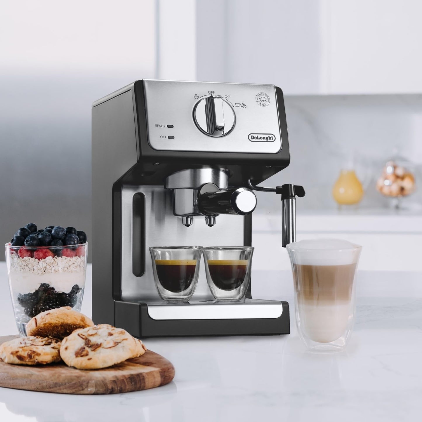 De'Longhi 15-Bar Pump Espresso Machine with Milk Frother & Temperature Control - Compact Home Barista Coffee Maker for Espresso, Latte, Cappuccino & Iced Coffee, Easy to Clean Design