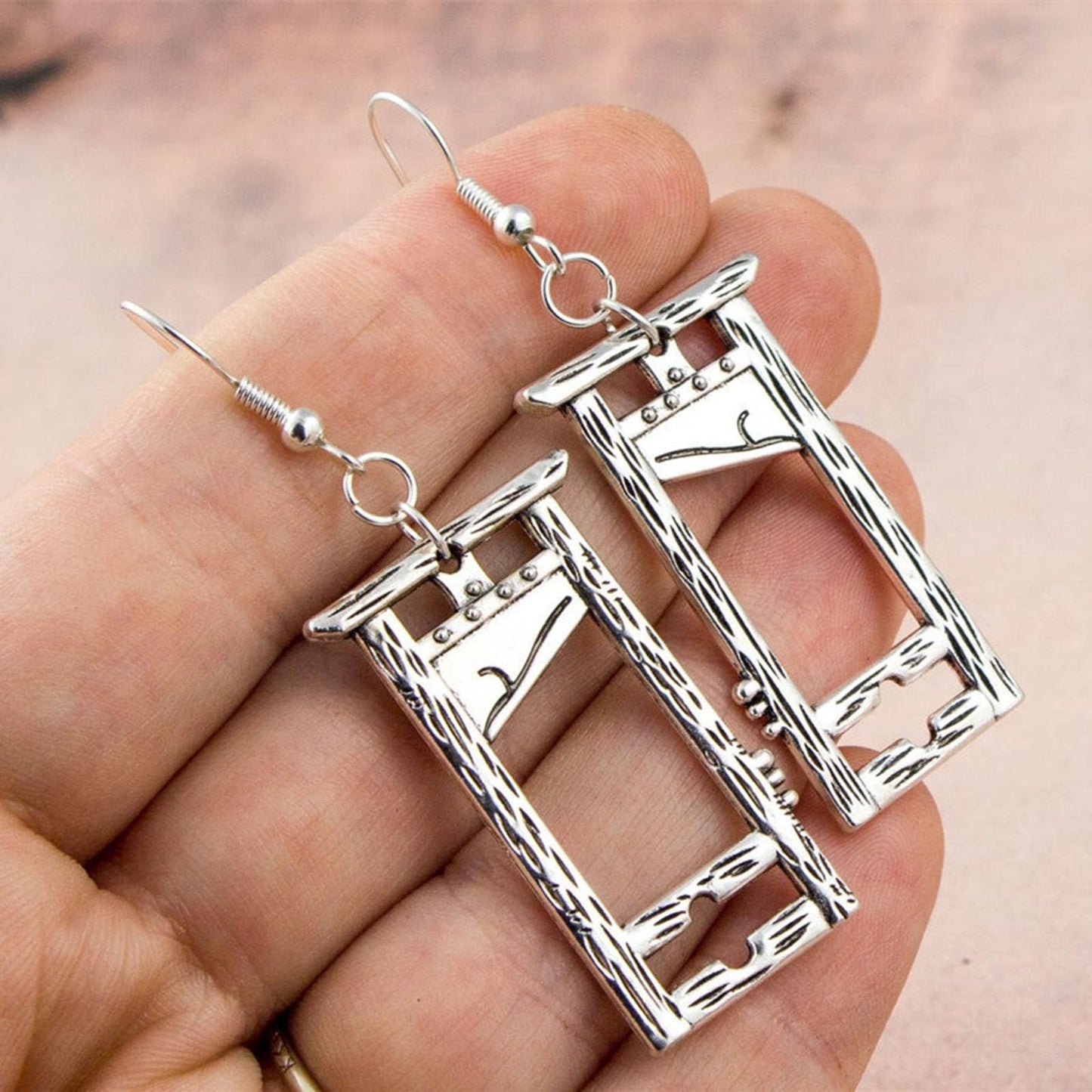Gothic Silver Guillotine Earrings for Women Guillotine Dangle Earrings Hip Hop Rock Cosplay Party Cool Earrings Jewelry(Silver)