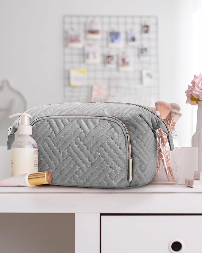 BAGSMART Travel Makeup Bag, Cosmetic Bag Make Up Organizer Case,Large Wide-open Pouch for Women Purse for Toiletries Accessories Brushes