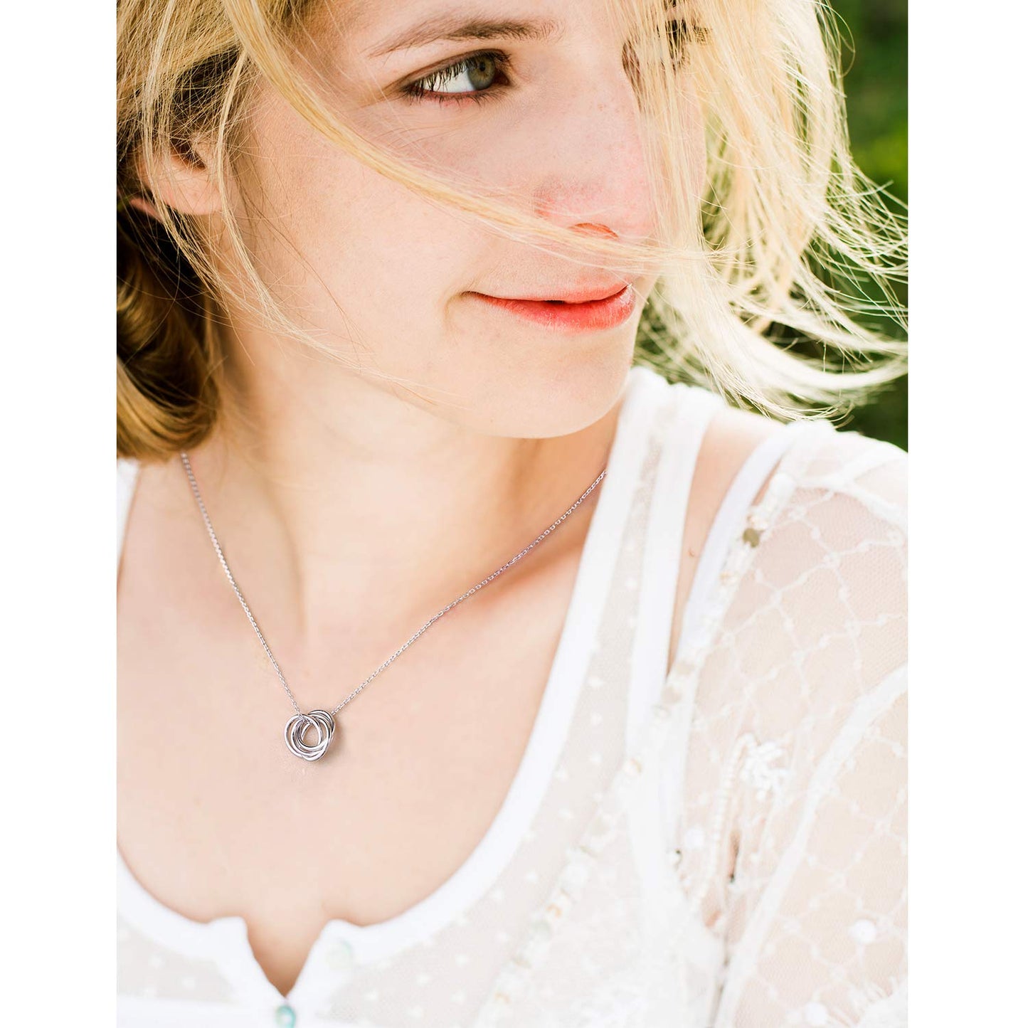 CHICLOVE Four Generations Necklace - Sterling Silver Circle Necklace Gifts for Great Grandma