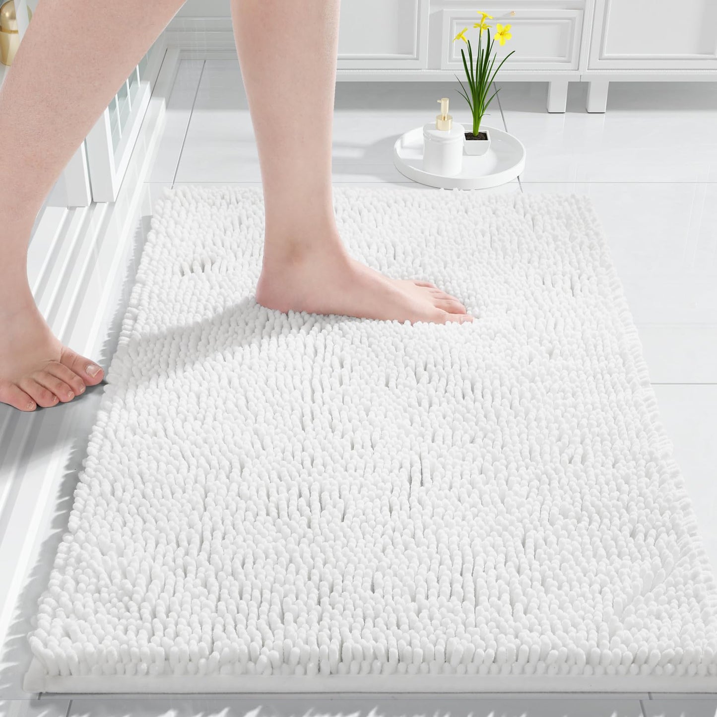 Yimobra Chenille Bathroom Rugs - 24"x17" Super Luxury Soft & Absorbent Quick Dry - Non Slip Bath Mat for Tub Shower - Machine Washable - Bright White