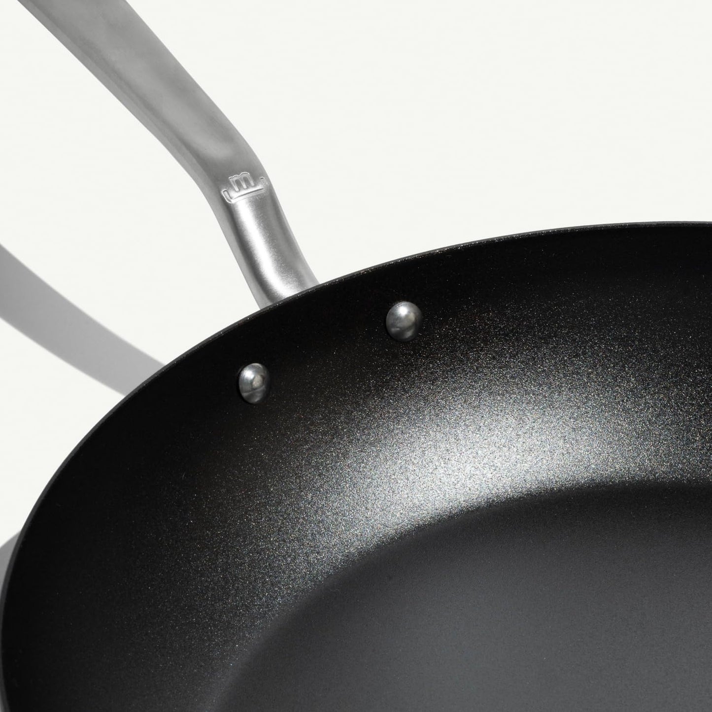 Made In Cookware - Seasoned 12" Carbon Steel Frying Pan - Professional Cookware - Crafted in Sweden - Induction Compatible