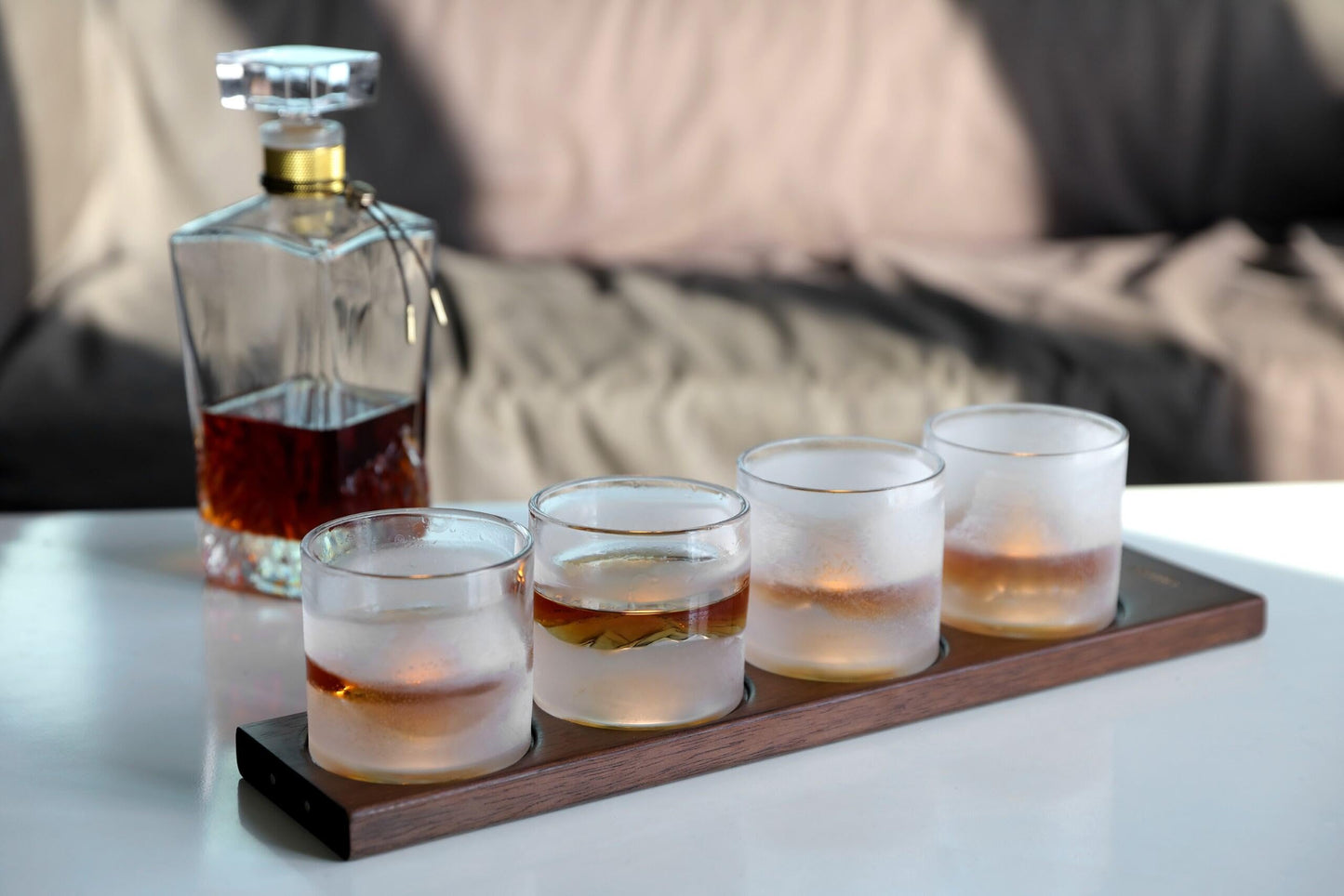 LIITON The American Peaks Whiskey Decanter Set – 1000ml Mountain Crystal Glass Decanter with 4 Old Fashioned Glasses – Premium Gift for Men – Bourbon, Scotch, and Liquor Lovers