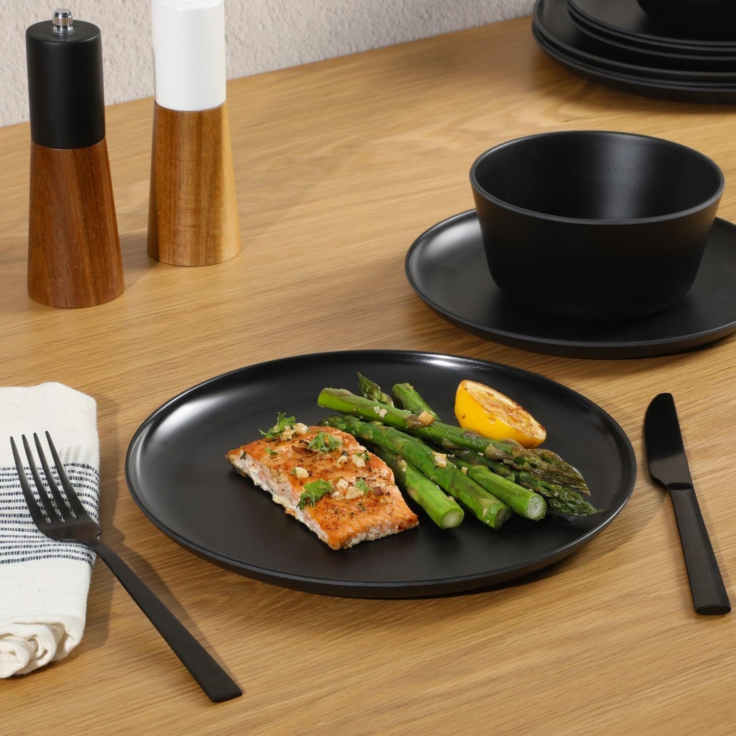 Gibson Home Fairhope 12-Piece Matte Black Melamine Dinnerware Set – Durable Lightweight Plates and Bowls, Kitchen Dining Set