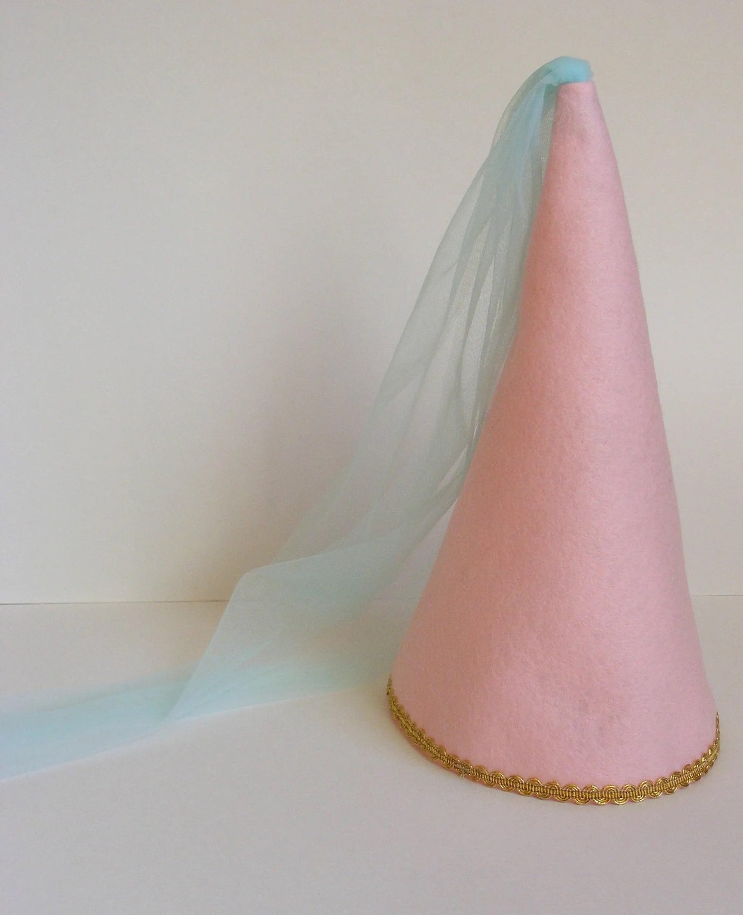 Felt Girls Princess Cone Hat Renaissance Veil Hat Medieval Tulle Hat Dress-up Play Birthday Party Halloween