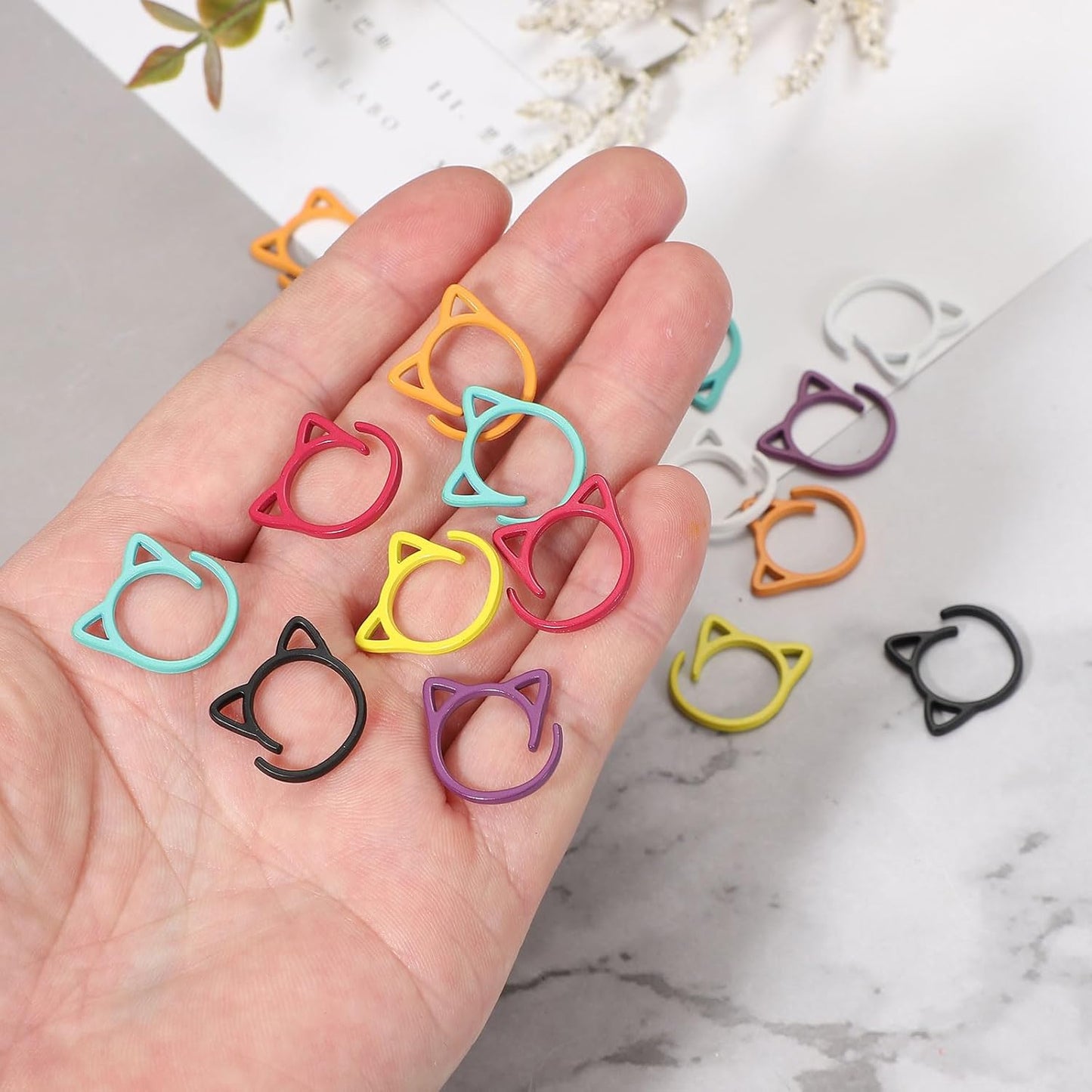 uxcell 50pcs Stitch Markers, Spiral Stitch Markers Crochet Needle Clip Counter Knit Ring Crochet Locking Sewing Accessories for DIY Handcraft Knitting and Crocheting, Orange