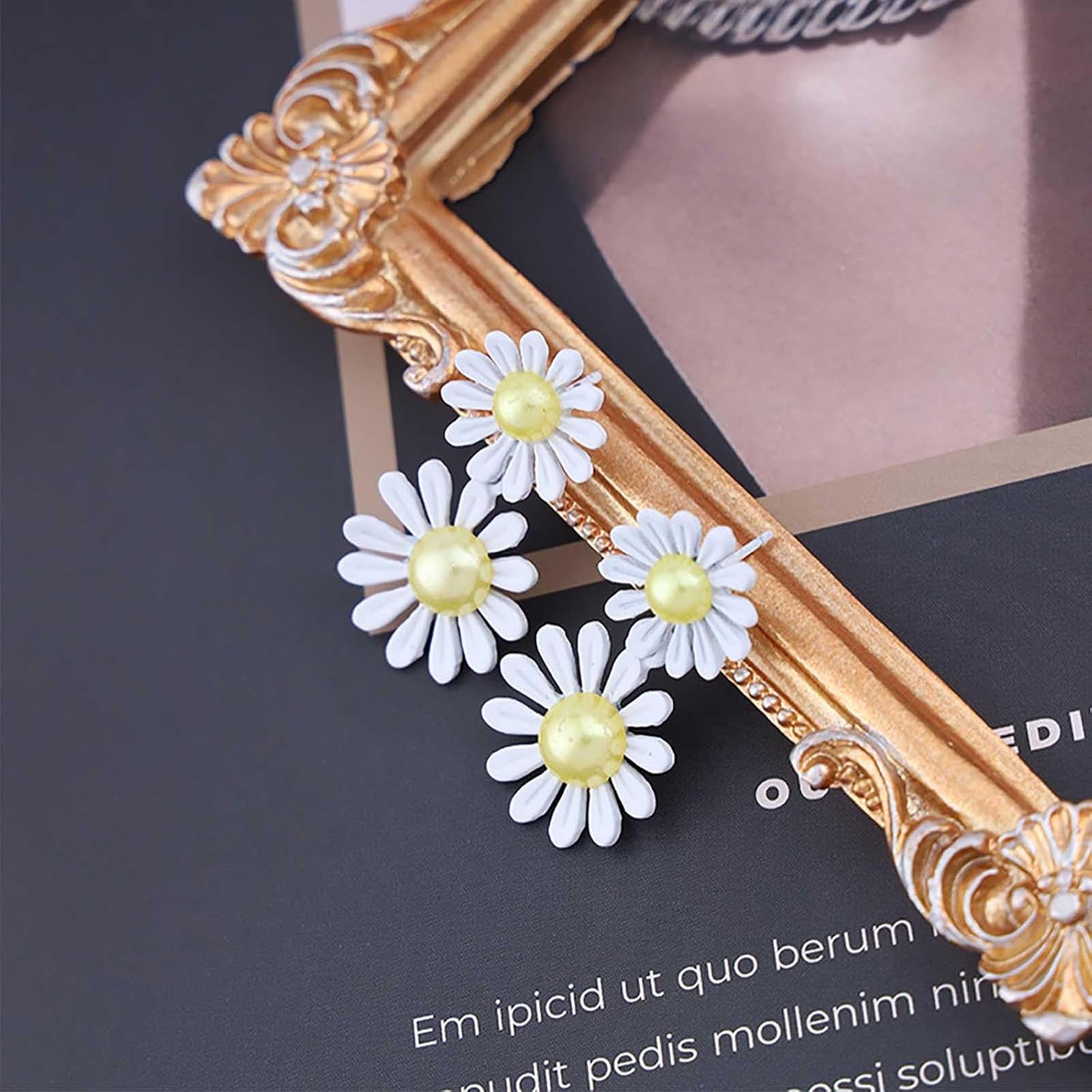 Vintage Resin Daisy Flower Earrings White Flower Stud Earrings Acrylic Daisy Dangle Earrings Boho Sunflower Flower Earrings Jewelry for Women