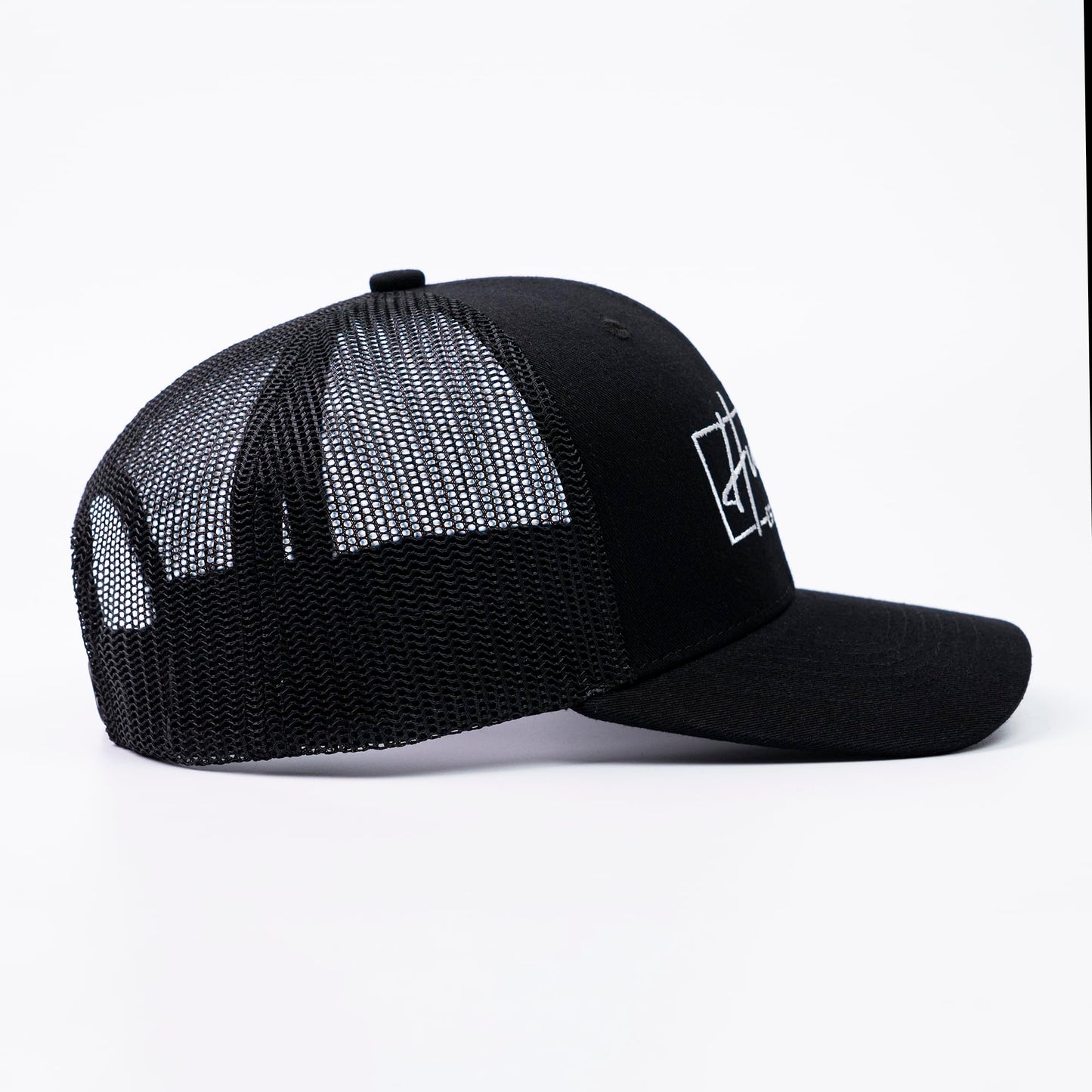 68LDROOTER Hubby & Wifey EST 2025 Trucker Hat Set – Matching Hats for Couples, Bridal Shower Gifts, Wedding Keepsakes, Newlywed for Him & Her