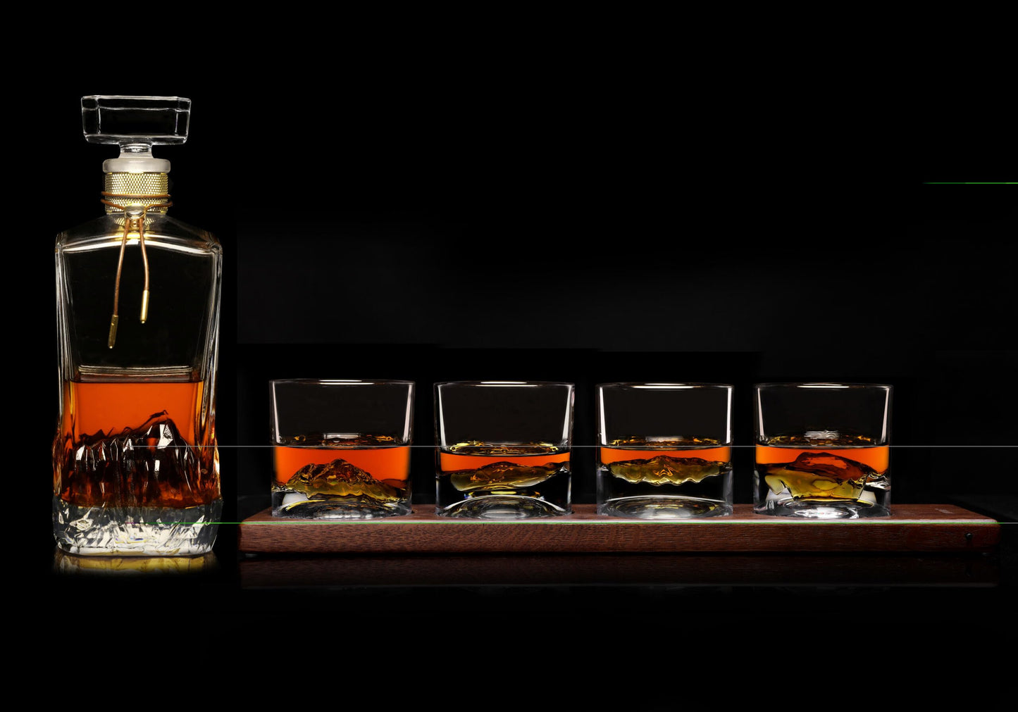 LIITON The American Peaks Whiskey Decanter Set – 1000ml Mountain Crystal Glass Decanter with 4 Old Fashioned Glasses – Premium Gift for Men – Bourbon, Scotch, and Liquor Lovers