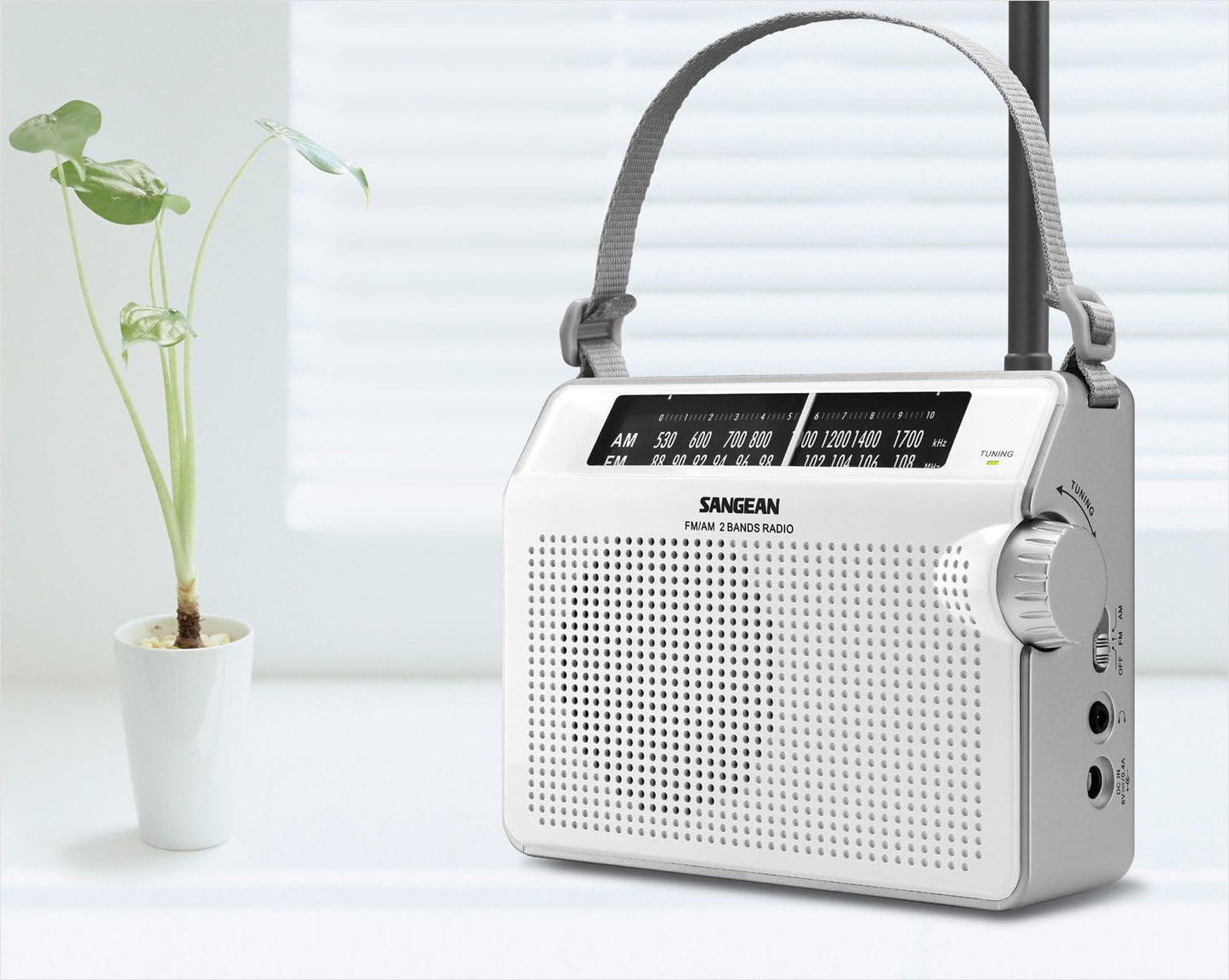 Sangean Pr-D6Wh Am/Fm Compact Analog Portable Radio