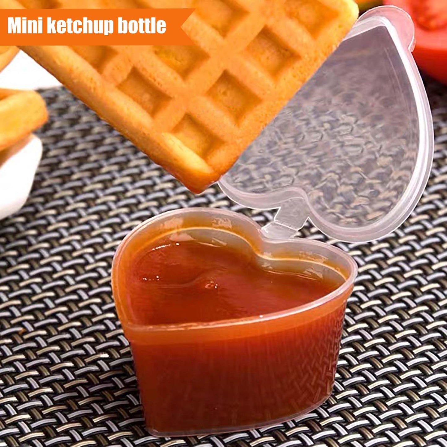 WXOIEOD 50 Sets 2/3 oz Heart Shaped Jello Shot Cups with Lids, Small Condiment Containers, Disposable Portion Cups, Plastic Souffle Cup, Mini Sample Tasting Cups, Dipping Sauce Cup To Go Bowls, Clear