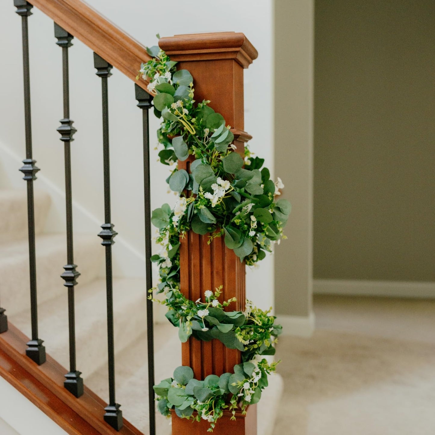 CQURE 5Pcs Eucalyptus Garland,Artificial Eucalyptus Leaves Table Greenery Garland Wreath Vines for Wedding Table Fireplace Bedroom Room Decor