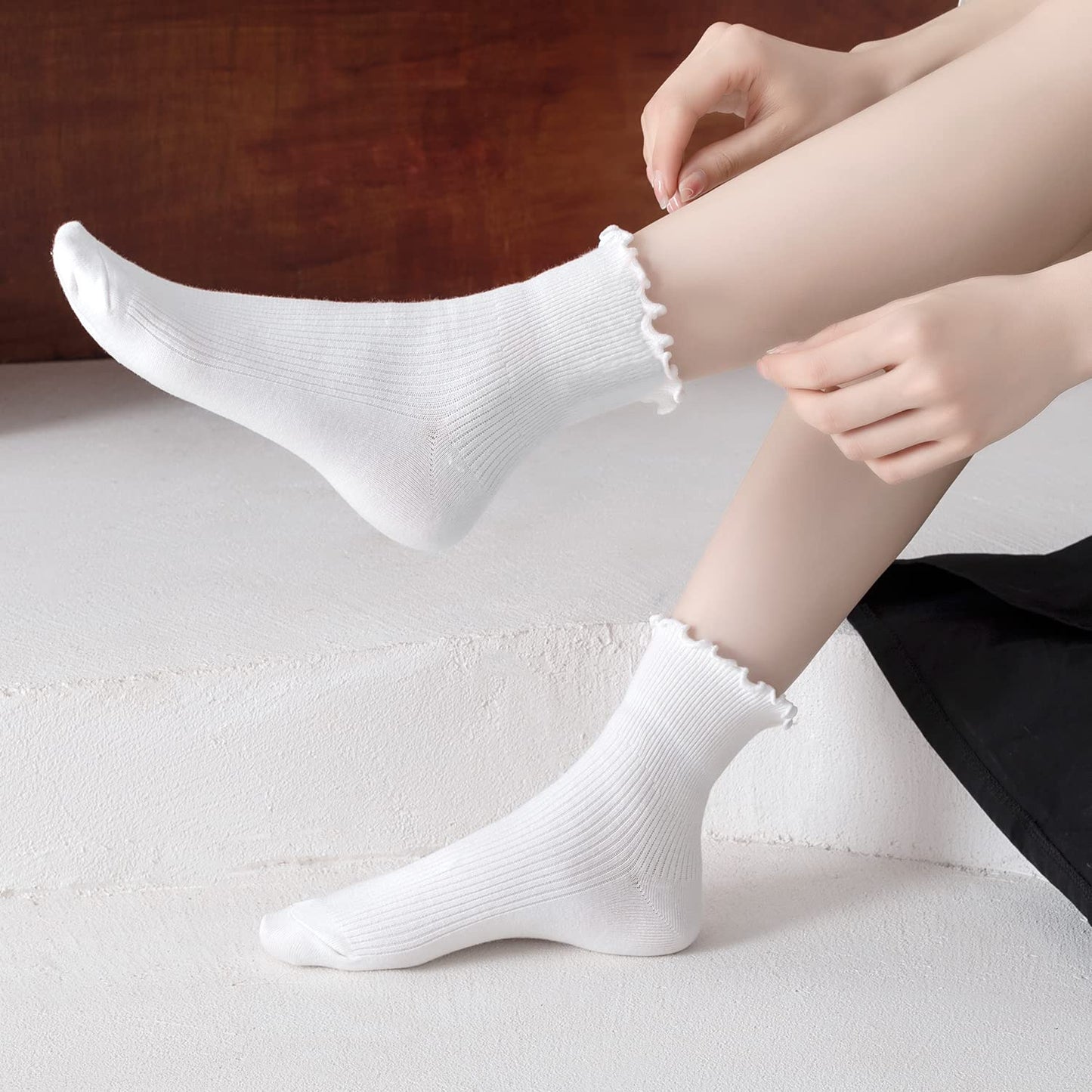Mcool Mary Women's Ruffle Socks,Casual Cute Ankle Socks Breathable Knit Cotton Soft Frilly Crew Socks for Women 6 Pack ((3black+3white)-1)
