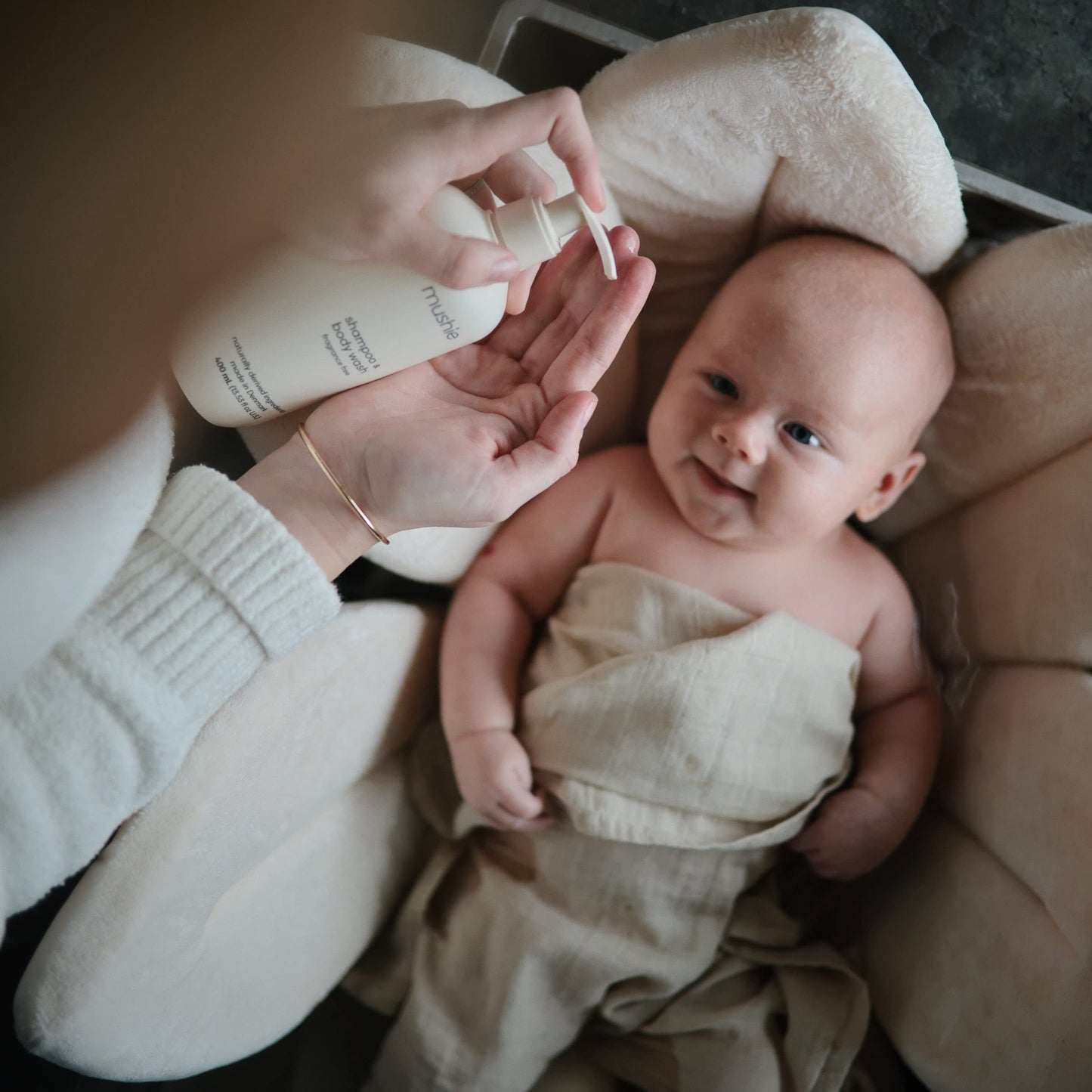 mushie Baby Shampoo & Body Wash | Gentle Formula for Delicate Skin | Certified Organic | Made in Denmark, 13.53 fl oz (Fragrance