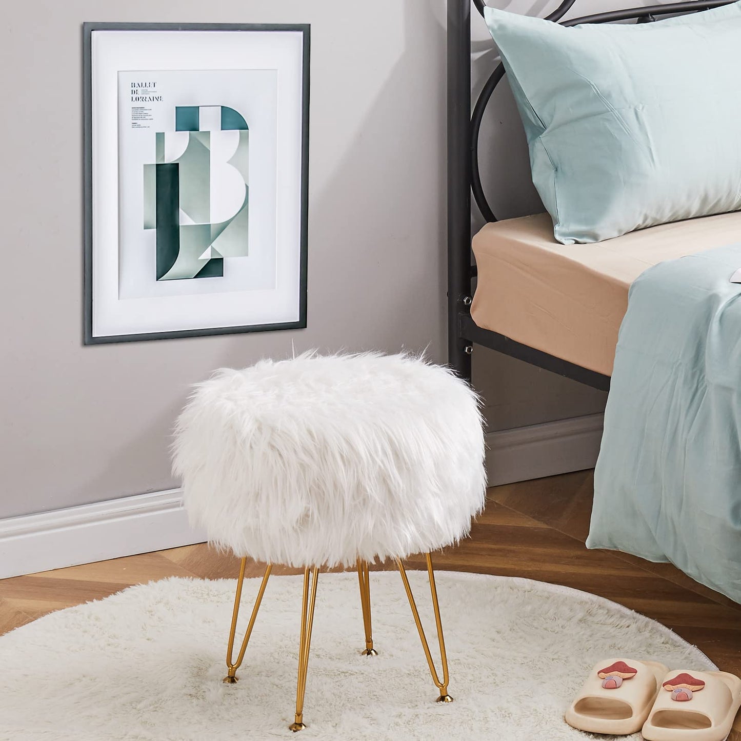 Mxfurhawa Faux Fur Storage Ottoman Round Furry Vanity Stool Marble Grain Tray Coffee Table Compact Footrest with 4 Metal Legs Soft Makeup Seat Foot Stool for Living Room Bedroom Entryway White