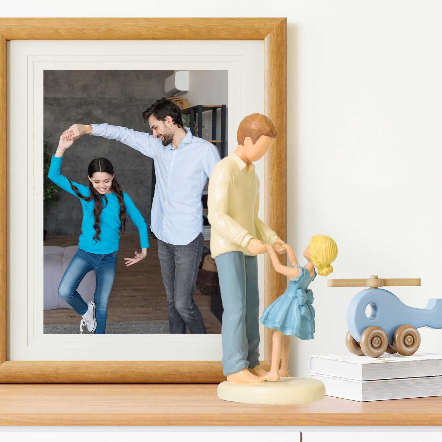 FVFVAHO Dad Gifts from Daughter, Hand Painted Sculpture Resin Fathers and Daughters Figurines Statue, Best Dad Ever Gifts for Birthday, Father of The Bride, Fathers Day, New dad, Christmas