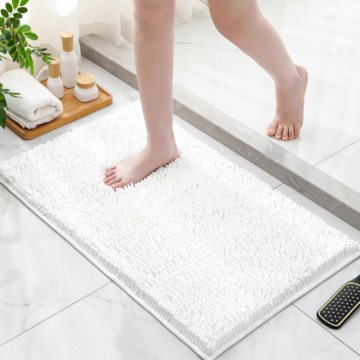 MitoVilla White Bathroom Rugs - Soft Chenille Small Bath Mats for Shower, Tub, Non Slip Thick Washable Plush Bath Rugs, Modern Absorbent Shower Bathroom Floor Mat, 17" x 24"