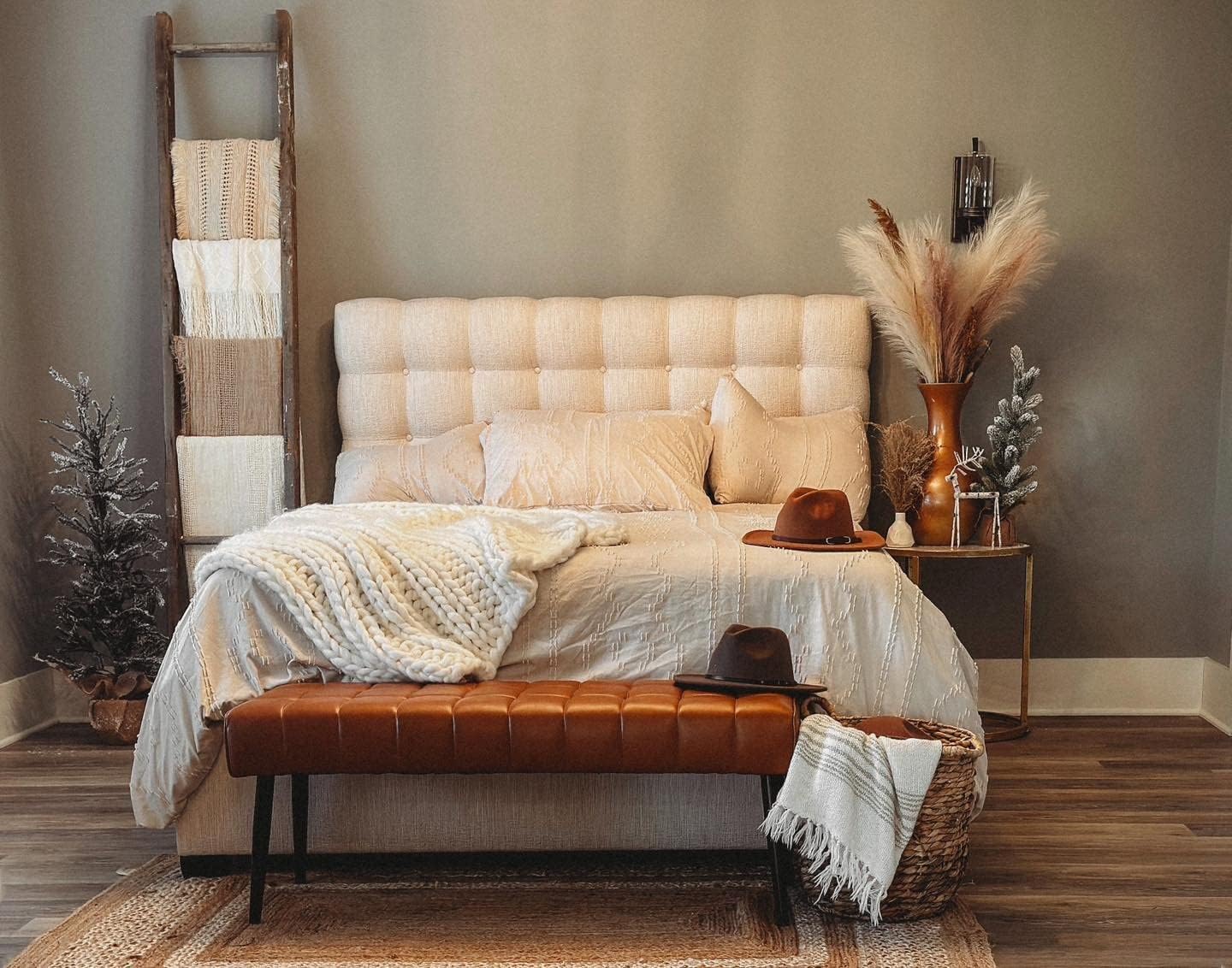 LUE BONA Entryway Bench, 44.5'' Leather Upholstered Bedroom Benches, End of Bed Bench with Metal Legs, for Decorative, Living Room, Dining Room, Whiskey Brown