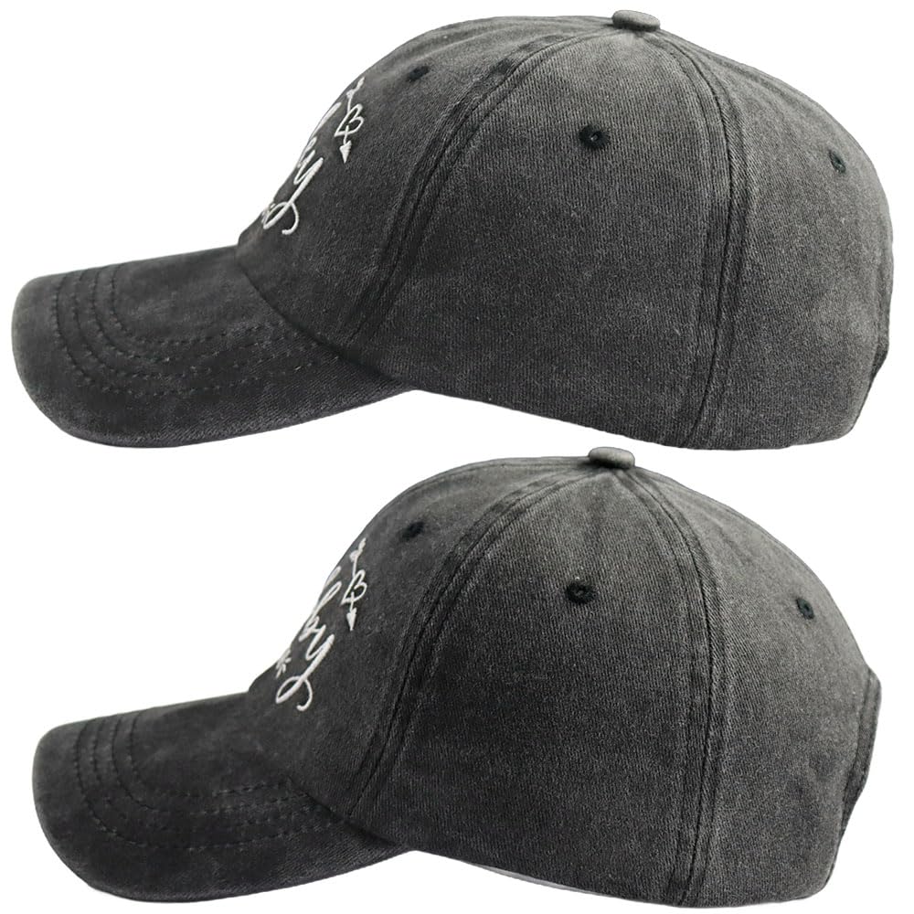 2 PCS Hubby and Wifey 2025 Hats for Men Women, Funny Adjustable Cotton Mr Mrs Embroidered Baseball Cap Couple Matching Caps Birthday Giftsfor Dad Mom
