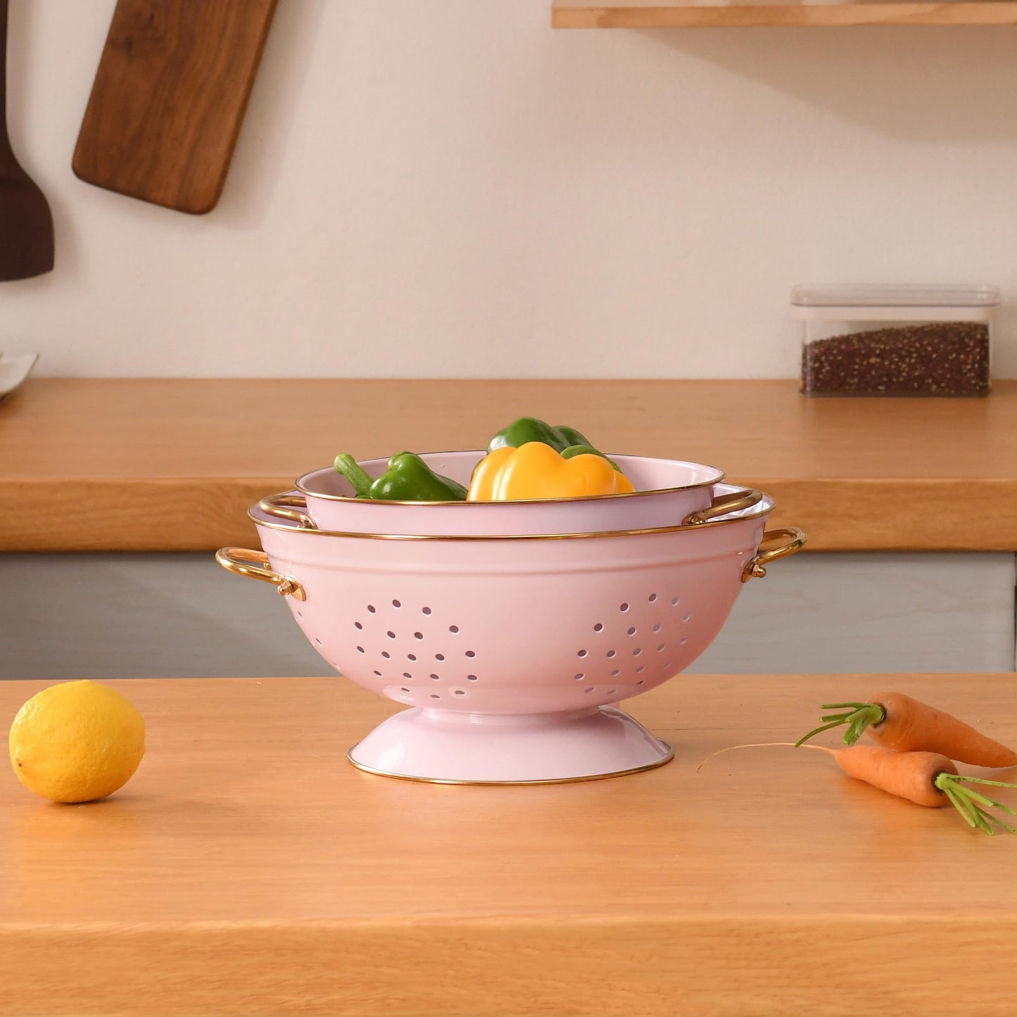 Metal Colander Set of 2, Strainer Basket with Handles 3.5 & 5 Qt Powder Coated Self-draining Solid Ring Base Metal Large Kitchen Colander Bowel for Pasta Vegetable Fruit (PINK)