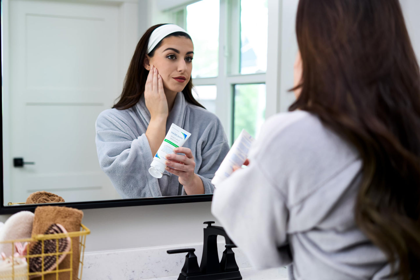 Vanicream Daily Facial Moisturizer With Ceramides and Hyaluronic Acid - Formulated Without Common Irritants for Those with Sensi