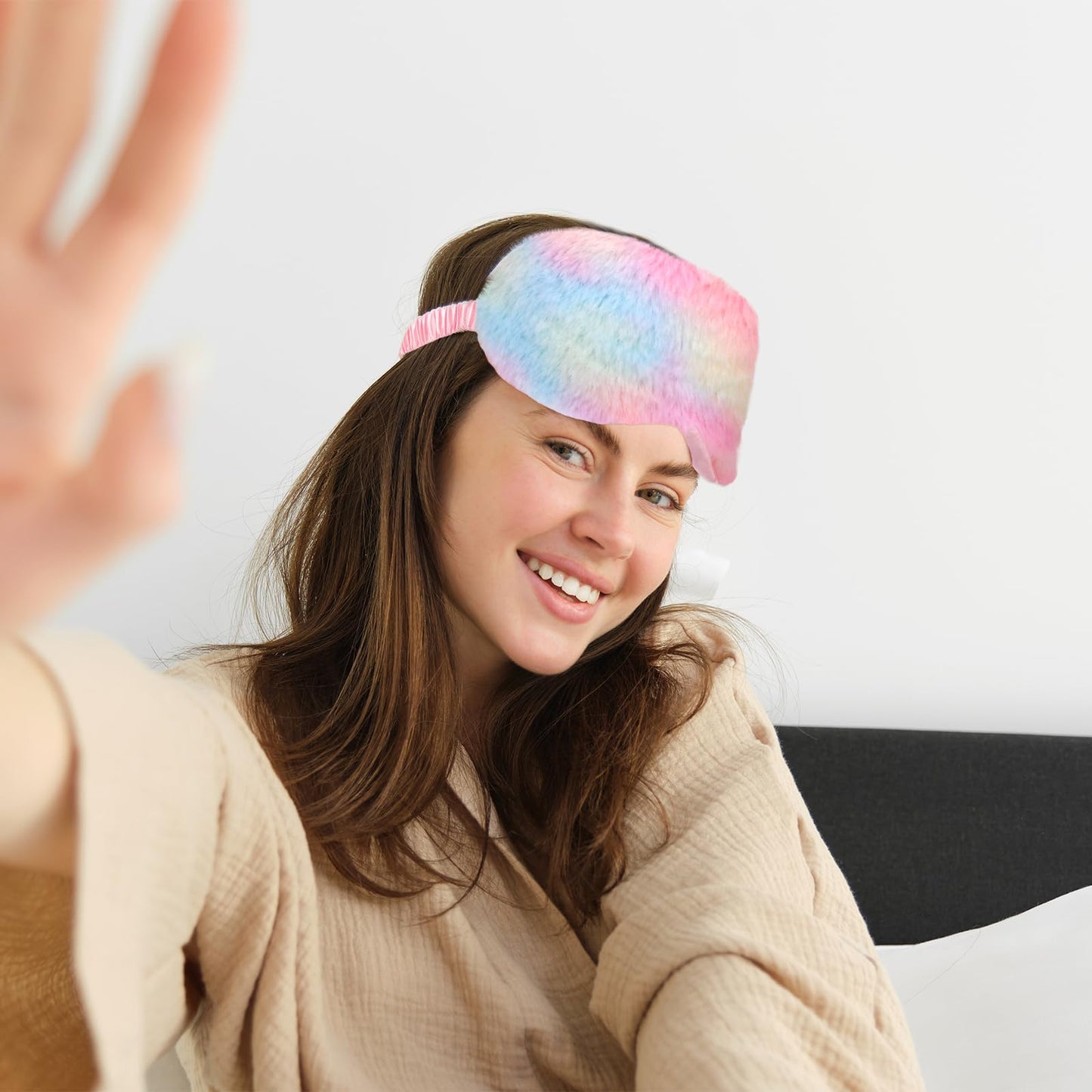 2 Pcs Plush Eye Mask Soft Sleeping Blindfold Eye Cover Comfortable Furry Faux Fur Sleeping Mask Satin Nap Night Eyeshade Cover for Women Men Gift (Light Rainbow, Dark Rainbow)