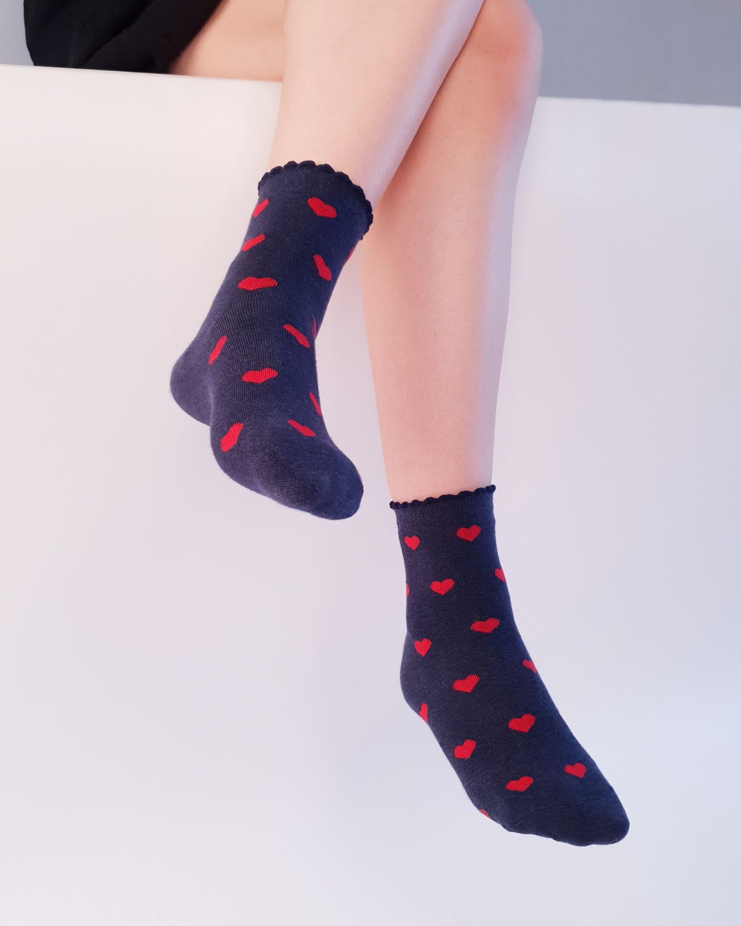 CUTIE MANGO 5 Pairs Women's Heart Pattern Print Cotton Daily Casual Crew Socks Novelty Premium K-Socks Fashion Soft Lovely Cute Crazy Fun Size 6,7,8,9,10 US for Womens - Navy