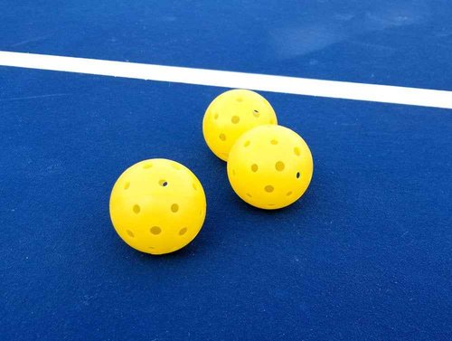 HEAD Flash Pickleball Pack + Tourna Strike Outdoor Pickleballs