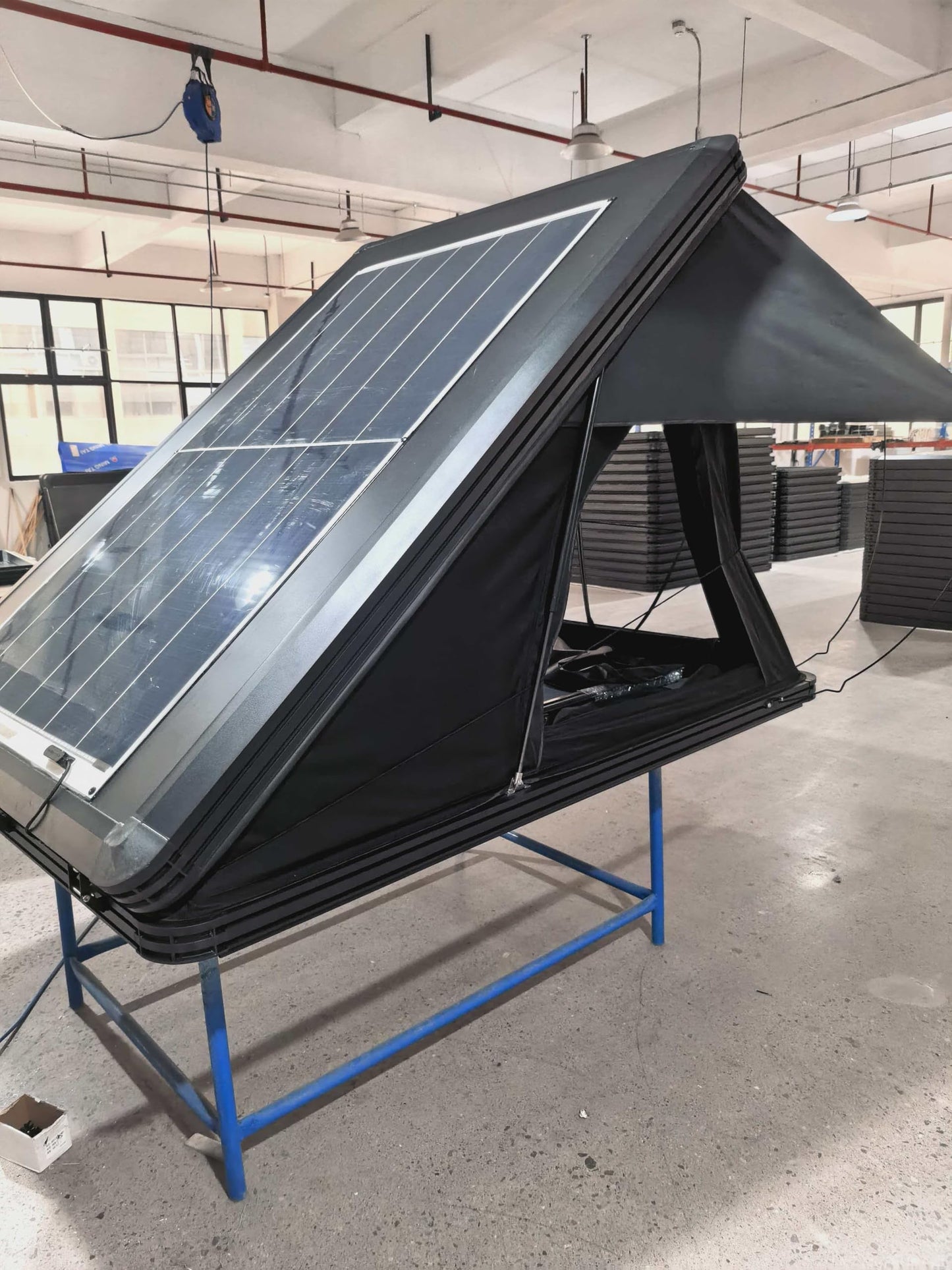 210 * 132 * 145cm Roof Top Tent with Solar Panels and Anderson Power Boxes