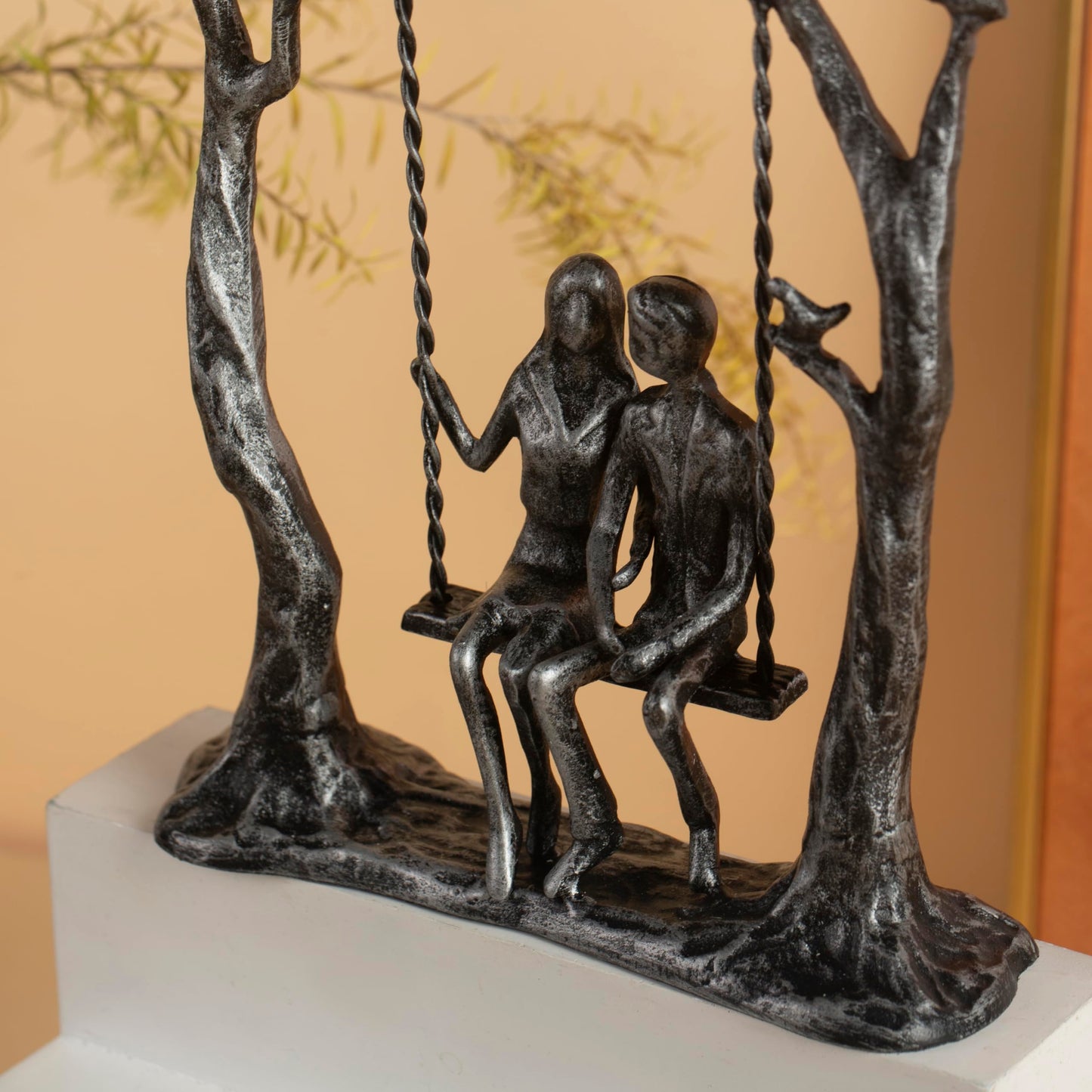 SENNESY 6th Anniversary Iron Sculpture Gift – Romantic Couple Statue for Her, Handcrafted Black Metal Decor – Wedding, Valentine’s, Birthday Keepsake