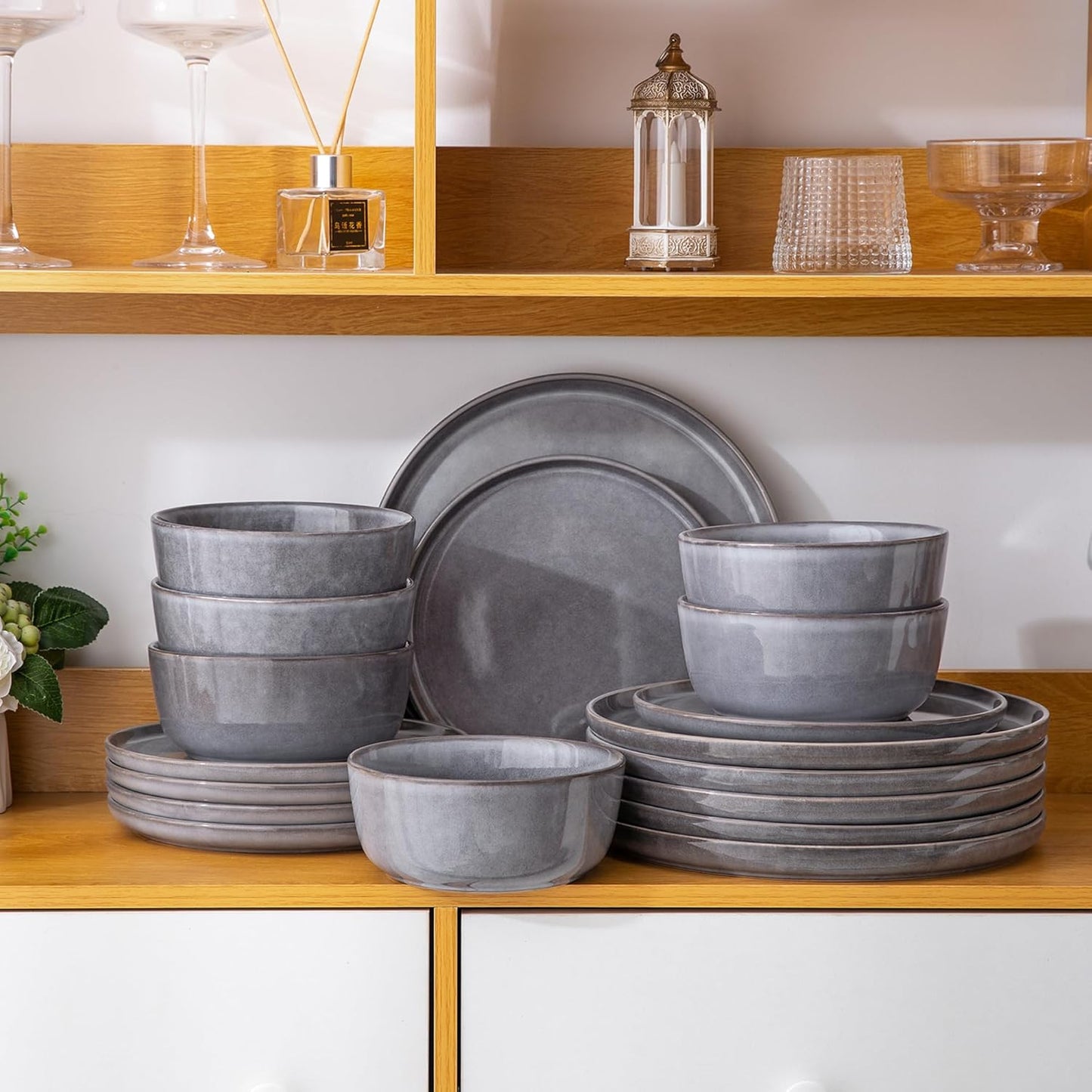AmorArc Stoneware Dinnerware Sets,Round Reactive Ceramic Plates and Bowls Sets,Highly Scrath Resistant | Dishwasher & Microwave Safe Dishes,Service for 6 (18pc)