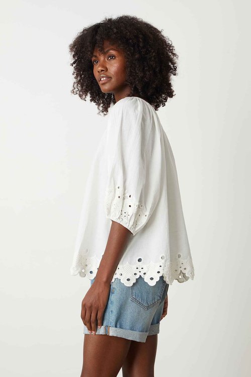 VELVET BY GRAHAM & SPENCER Women's Abigail Schiffli Eyelet Top, Ivory, X-Large