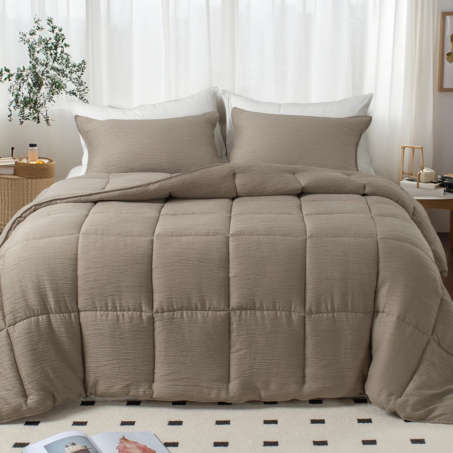 KASENTEX Crinkle Brown Comforter Set King Size Bedding, Fluffy Lightweight 3-Piece Bed Sets, Soft Warm Down Alternative Duvet Insert, Breathable Muslin Comforters, Machine Washable, All-Season