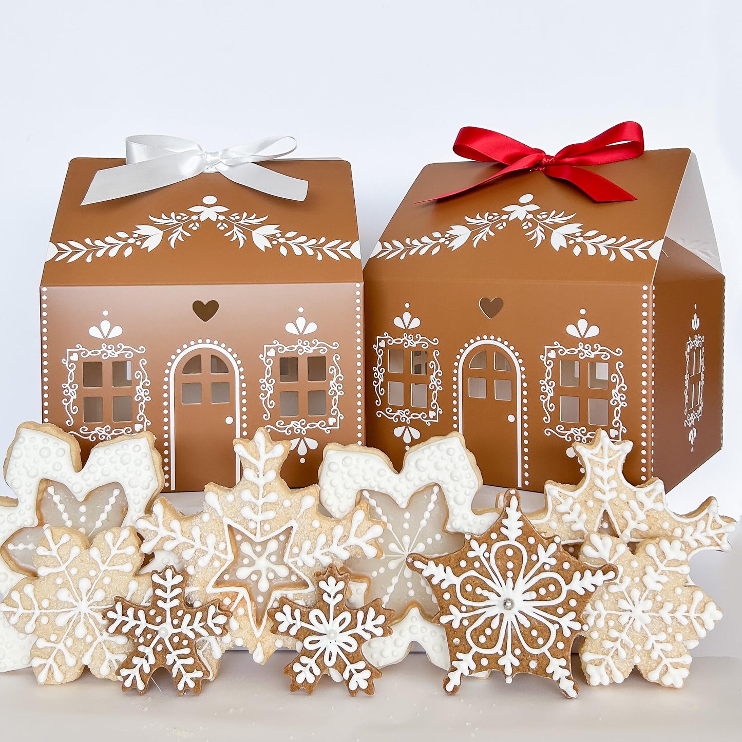 Karentology 20 Pcs Gingerbread House Shaped Gift Boxes for Treats, Desserts, Fancy Cookie, White Gable Bakery Packaging for Housewarming Holiday Christmas Valentines Halloween