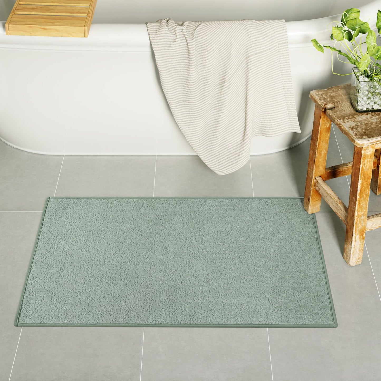 Uphome Bath Mat,Ultra Thin Bathroom Rugs,Rubber Bath Mats for Bathroom,No Slip Bath Rugs,Quick Dry,Machine Washable,Low Pile,Absorbent,for Bath Sink Tub Shower,Green,20x30 Inch